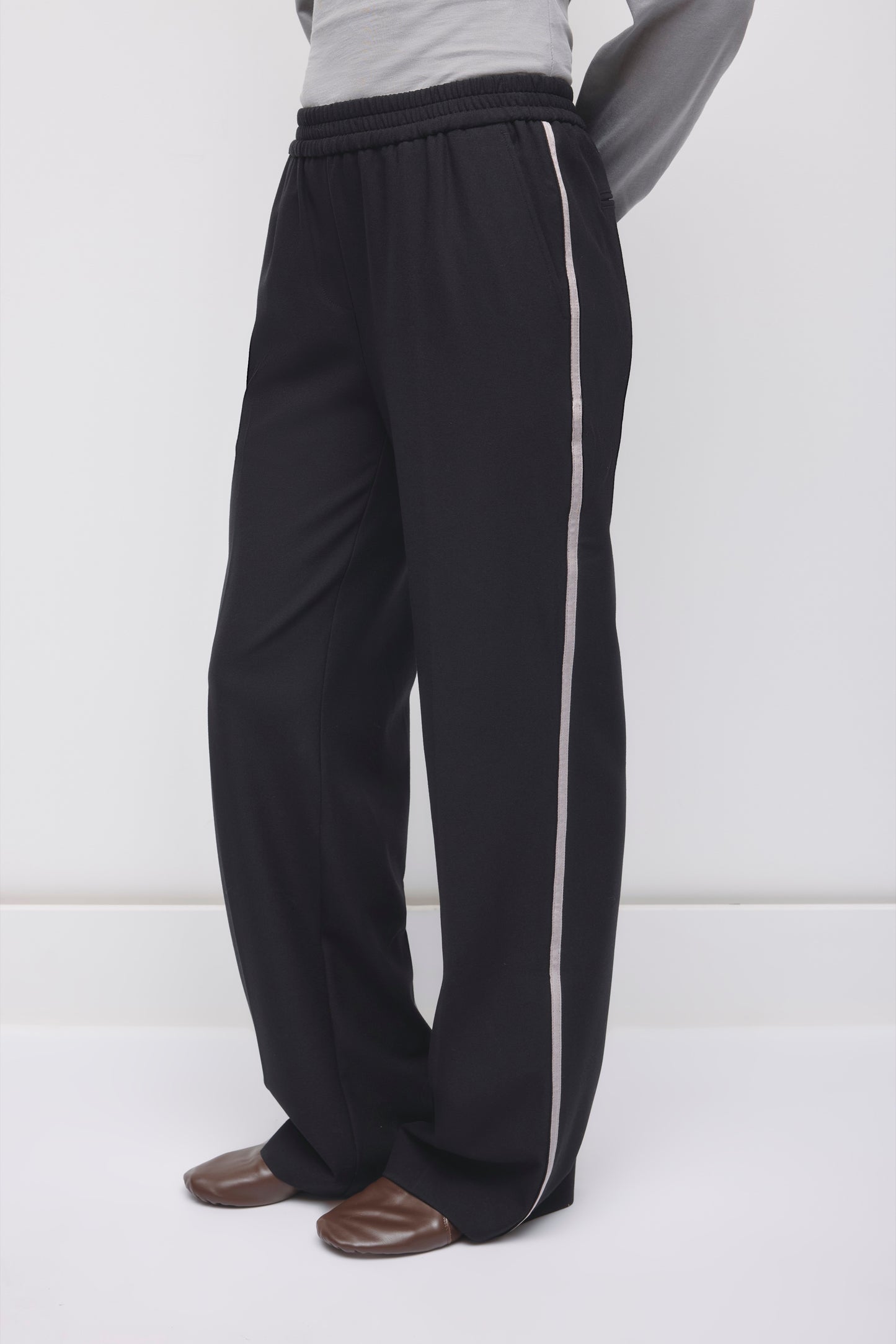 Women's Nada Track Pant in Black