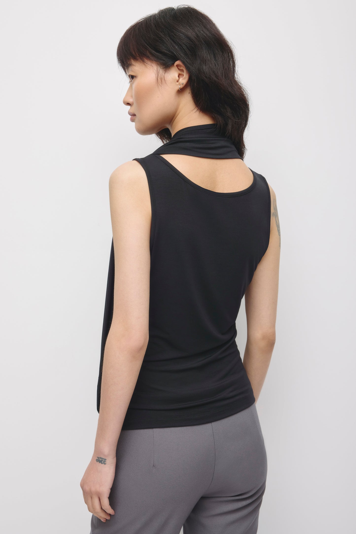 Women's Nayla Scarf Tank in Black