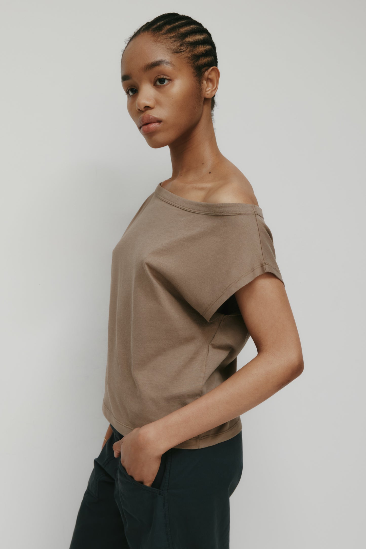 Women's Off Shoulder Tee in Taupe