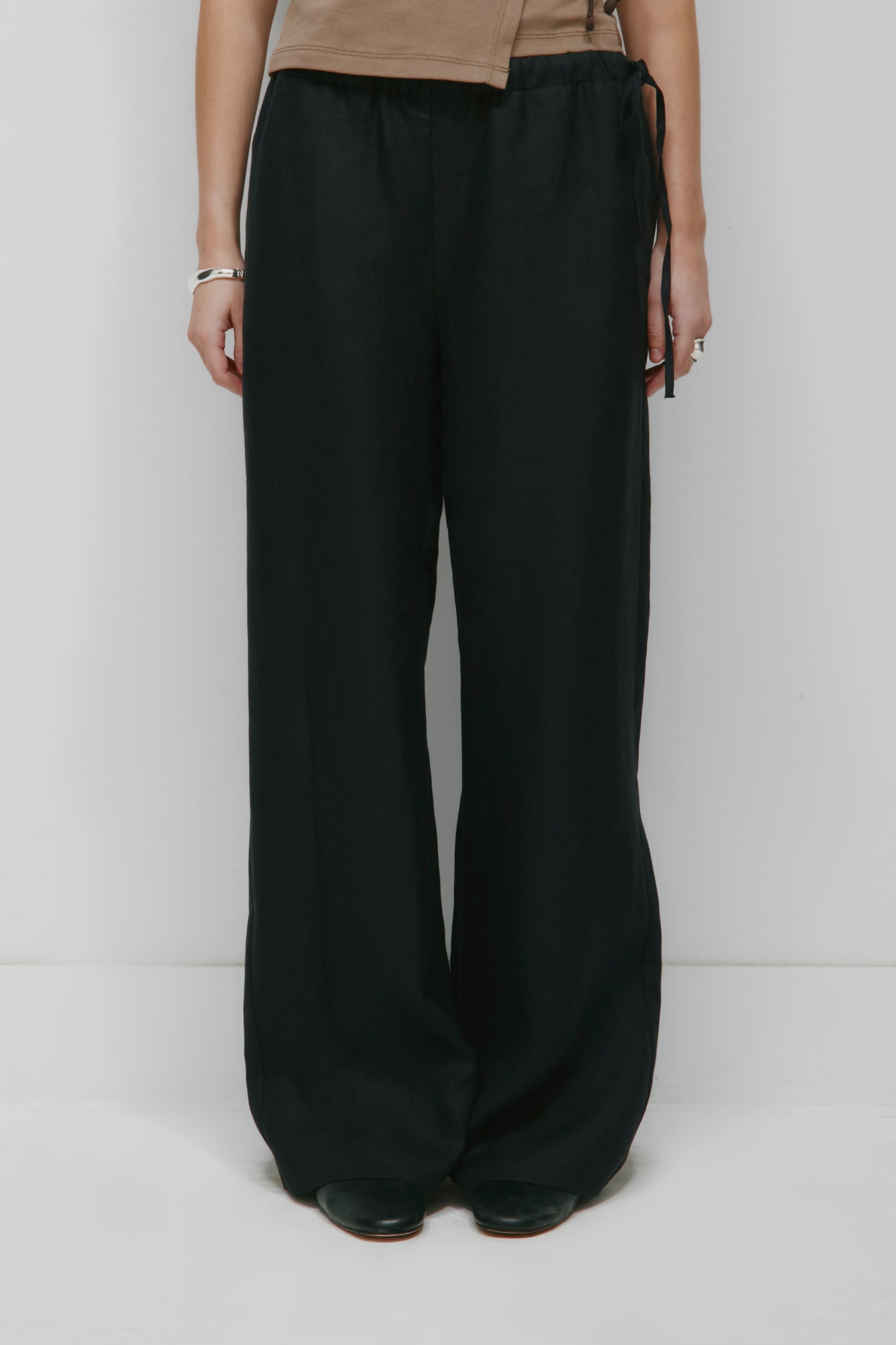 Women's Persea Linen Tie Pant in Black