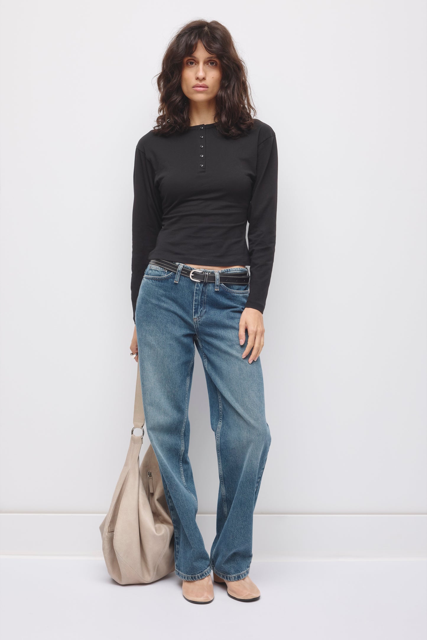 Women's Shaped Henley Longsleeve in Black