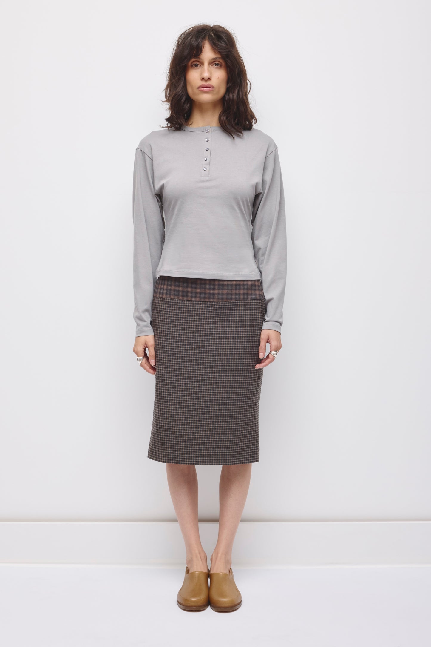 Women's Shaped Henley Longsleeve in Gypsum