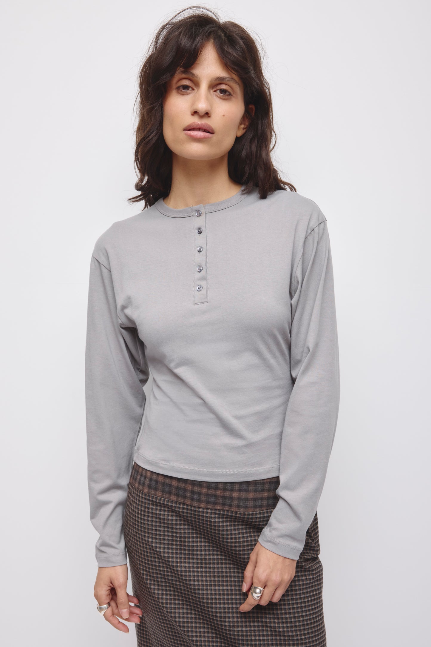 Women's Shaped Henley Longsleeve in Gypsum