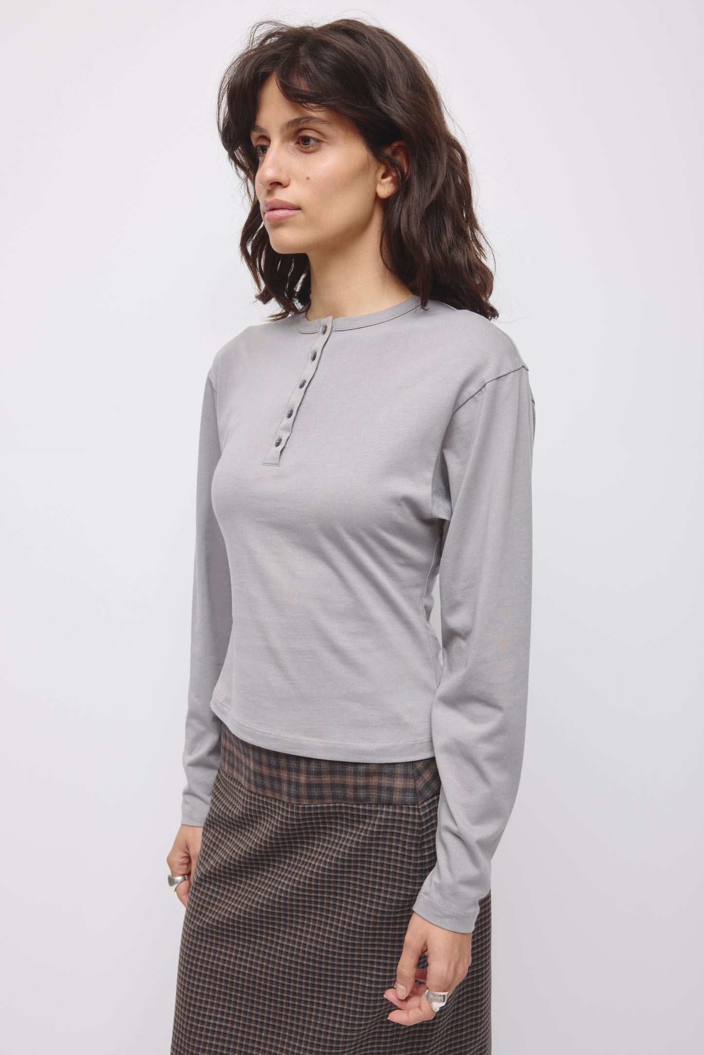Women's Shaped Henley Longsleeve in Gypsum