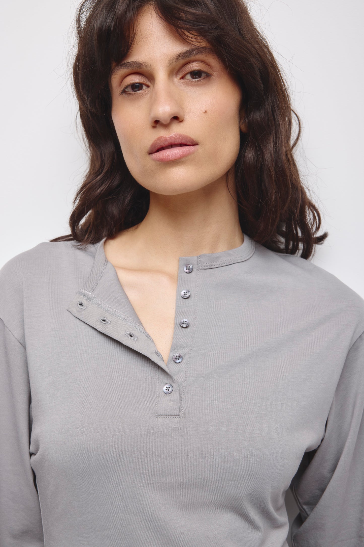 Women's Shaped Henley Longsleeve in Gypsum