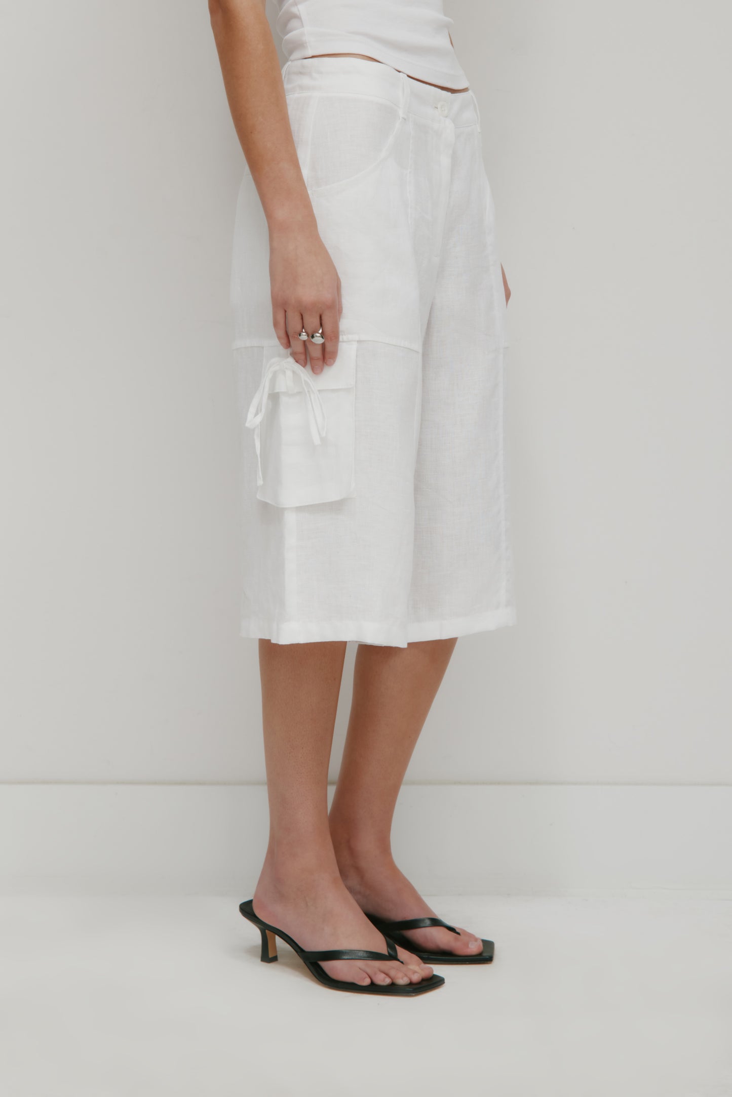 Women's Sila Linen Tie Short in White