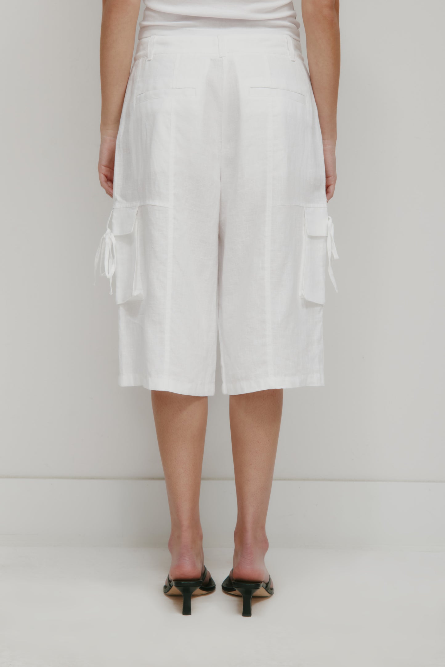 Women's Sila Linen Tie Short in White