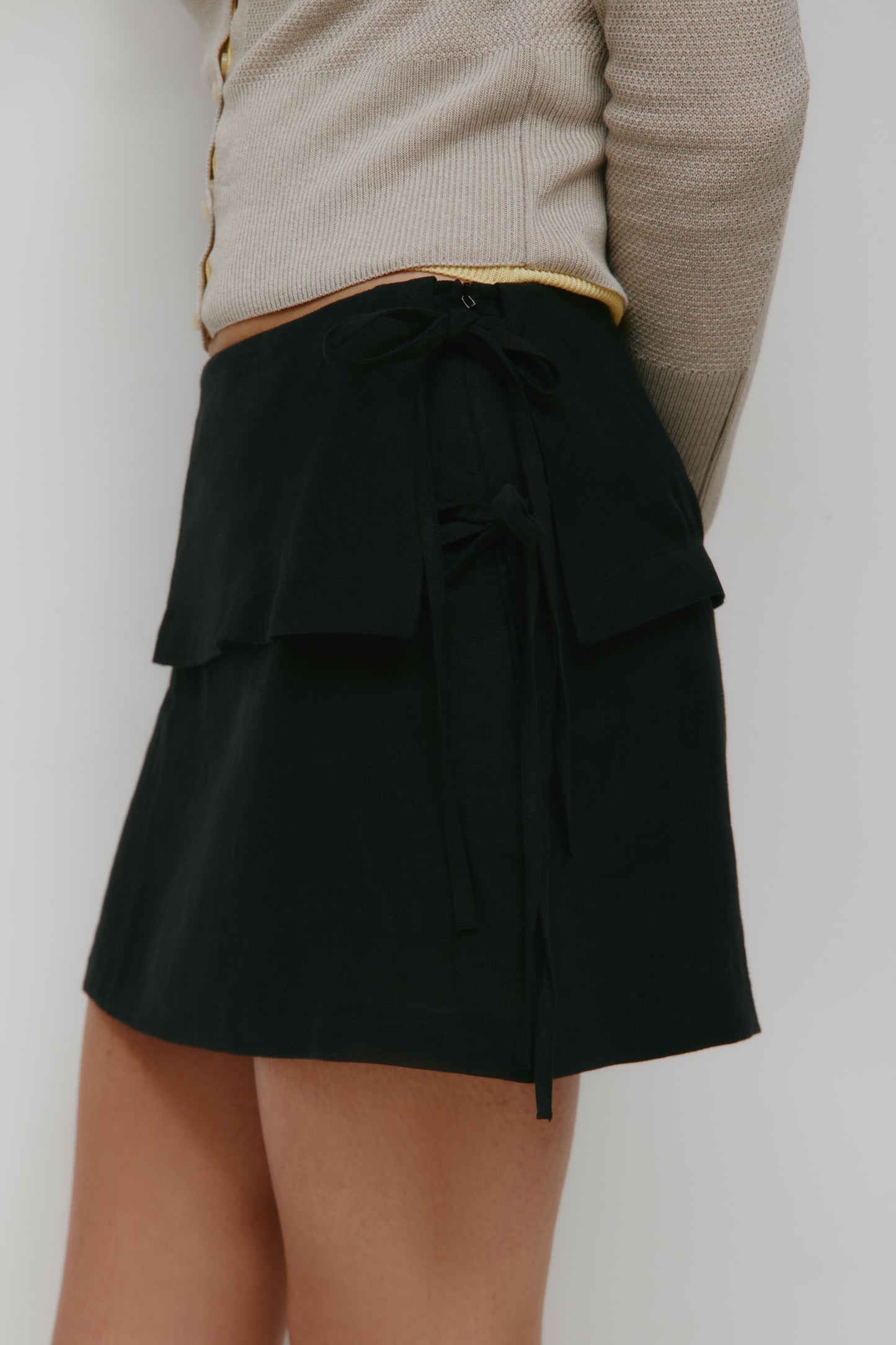 Women's Sila Linen Tie Skirt in Black