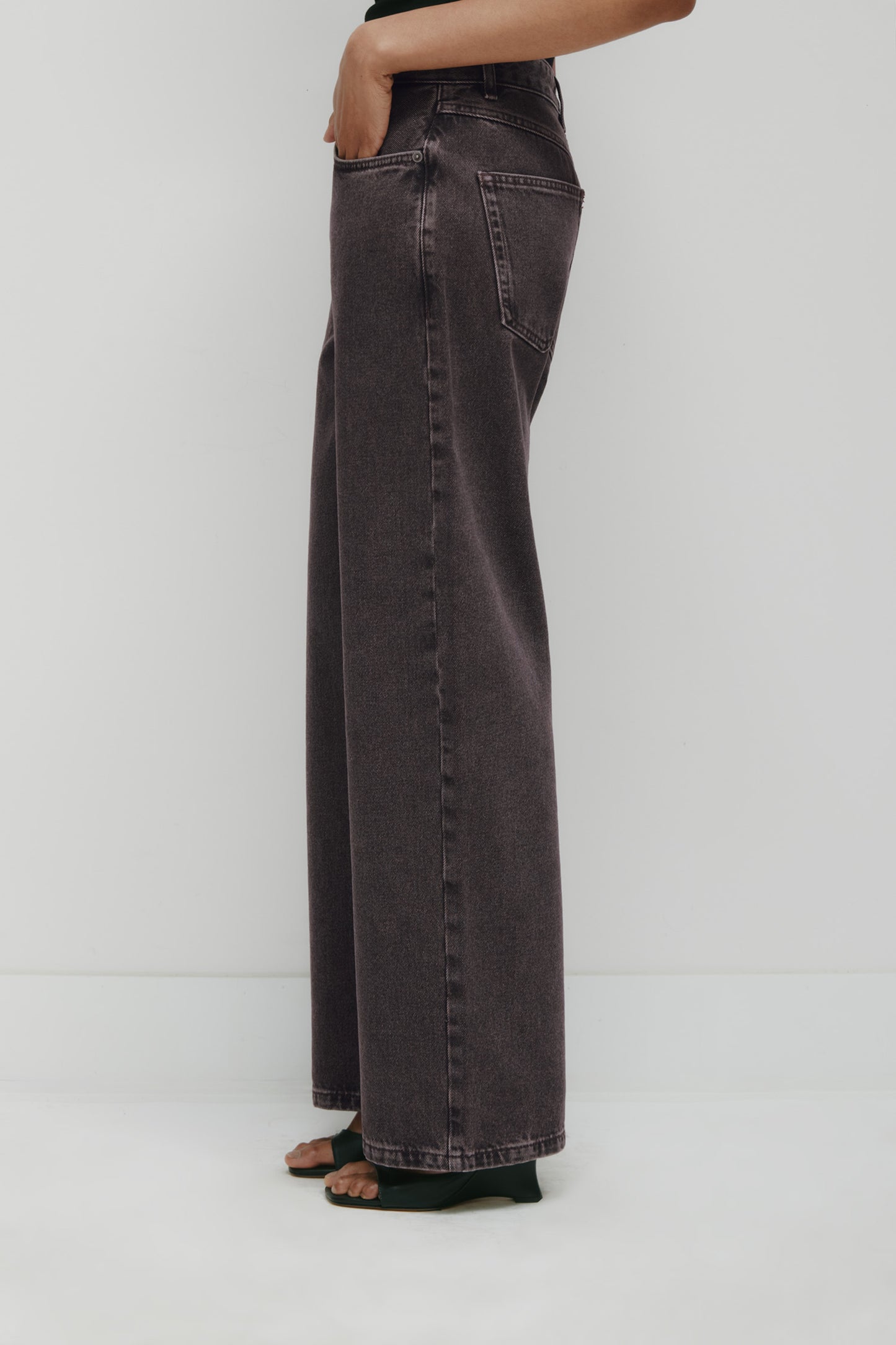Women's Taba Denim in Brown Wash