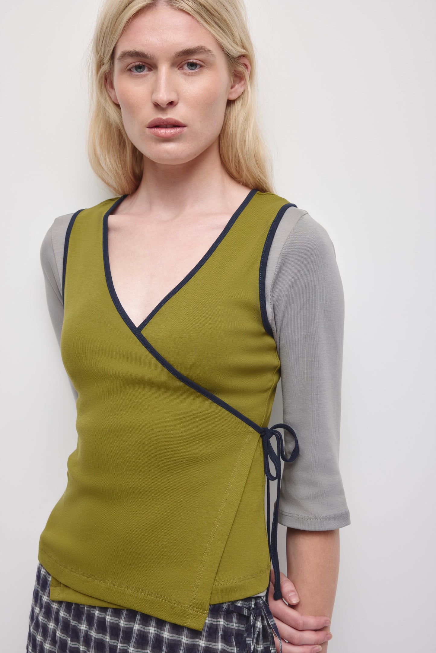Women's Wrapped Tank in Cardamom/Deep Ocean