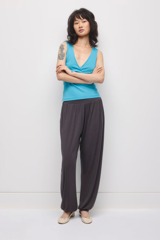 Women's Yazi Balloon Pant in Charcoal
