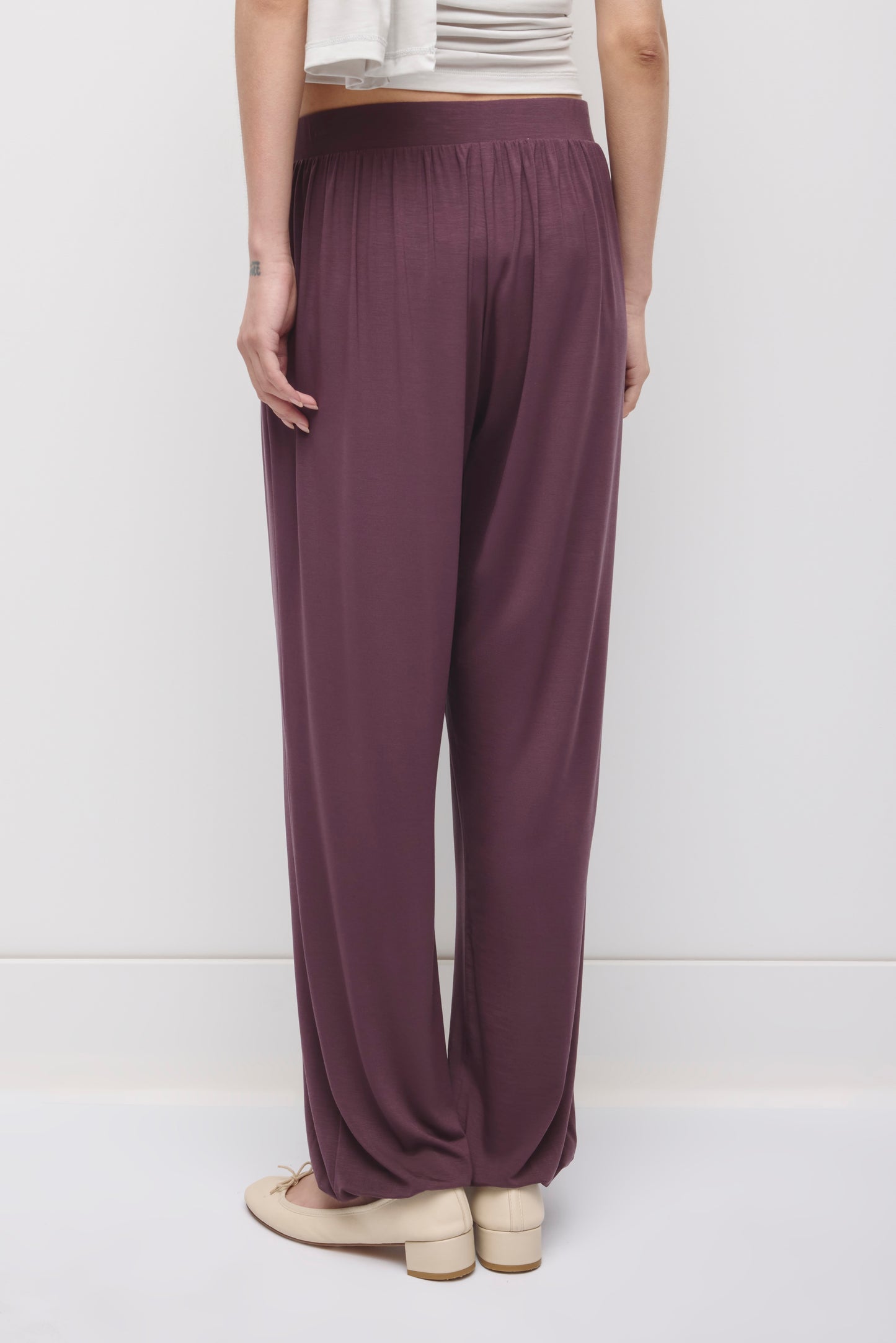 Women's Yazi Balloon Pant in Chocolate Plum