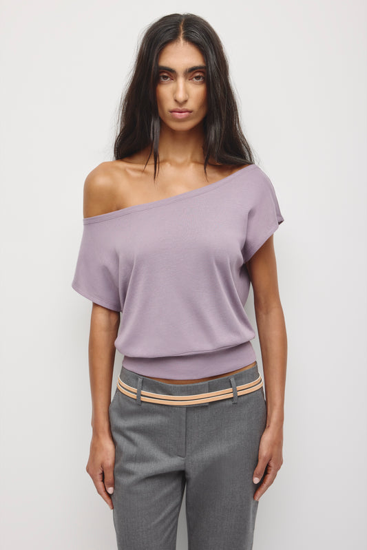 Women's Zahra Off Shoulder Tee in Dusty Grape
