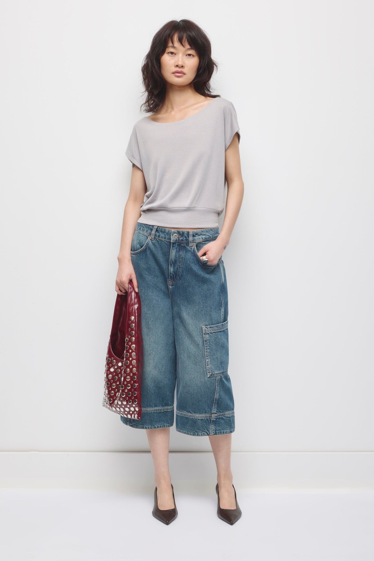 Women's Zahra Off Shoulder Tee in Gypsum