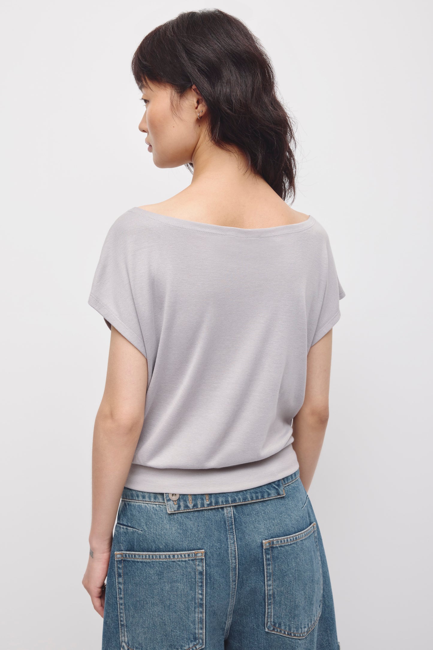 Women's Zahra Off Shoulder Tee in Gypsum