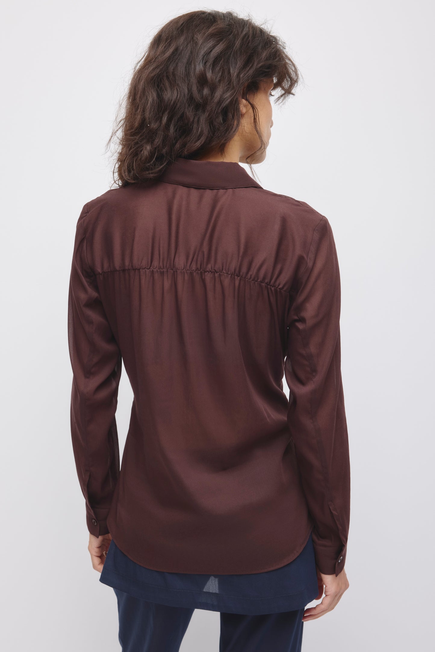 Women's Zaina Ruched Shirt in Chocolate Plum