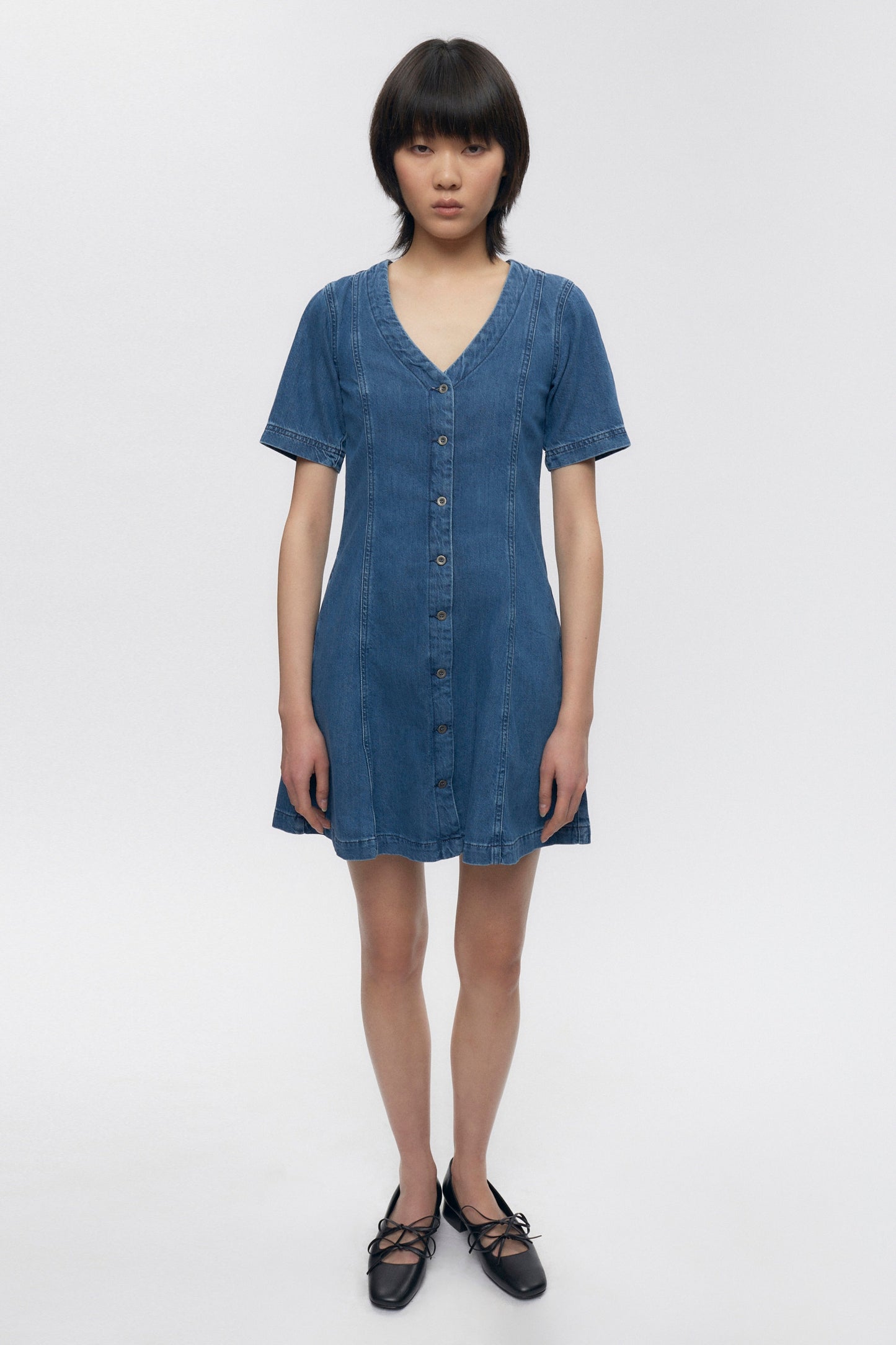 Women's Buttoned Dress in Mid Wash