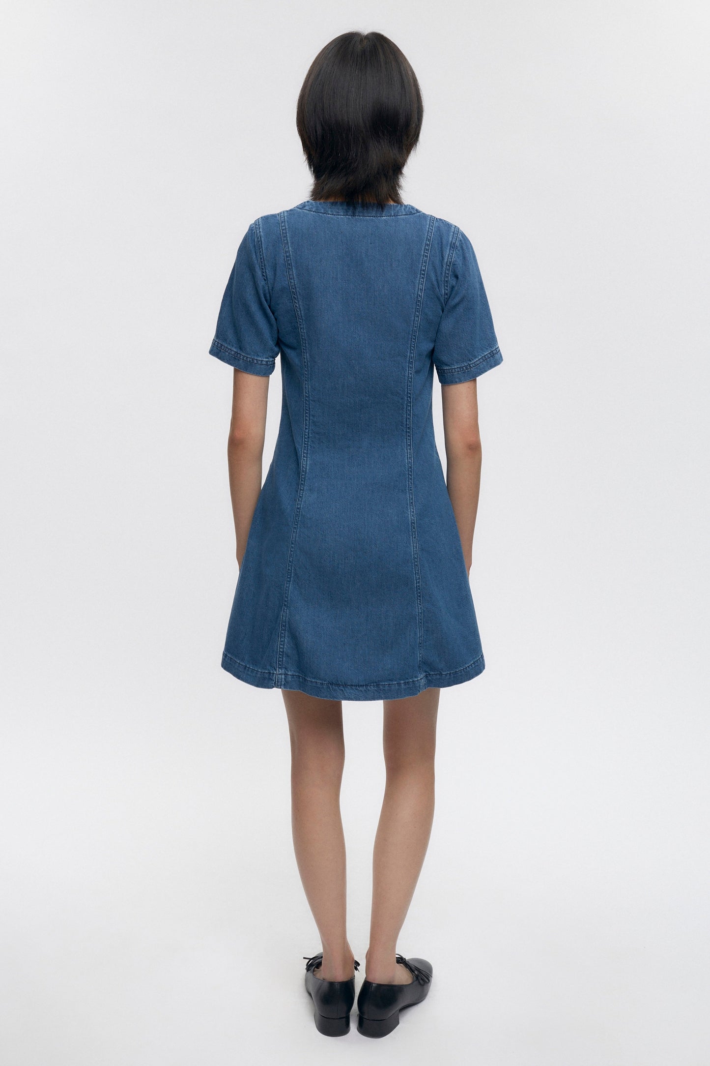 Women's Buttoned Dress in Mid Wash