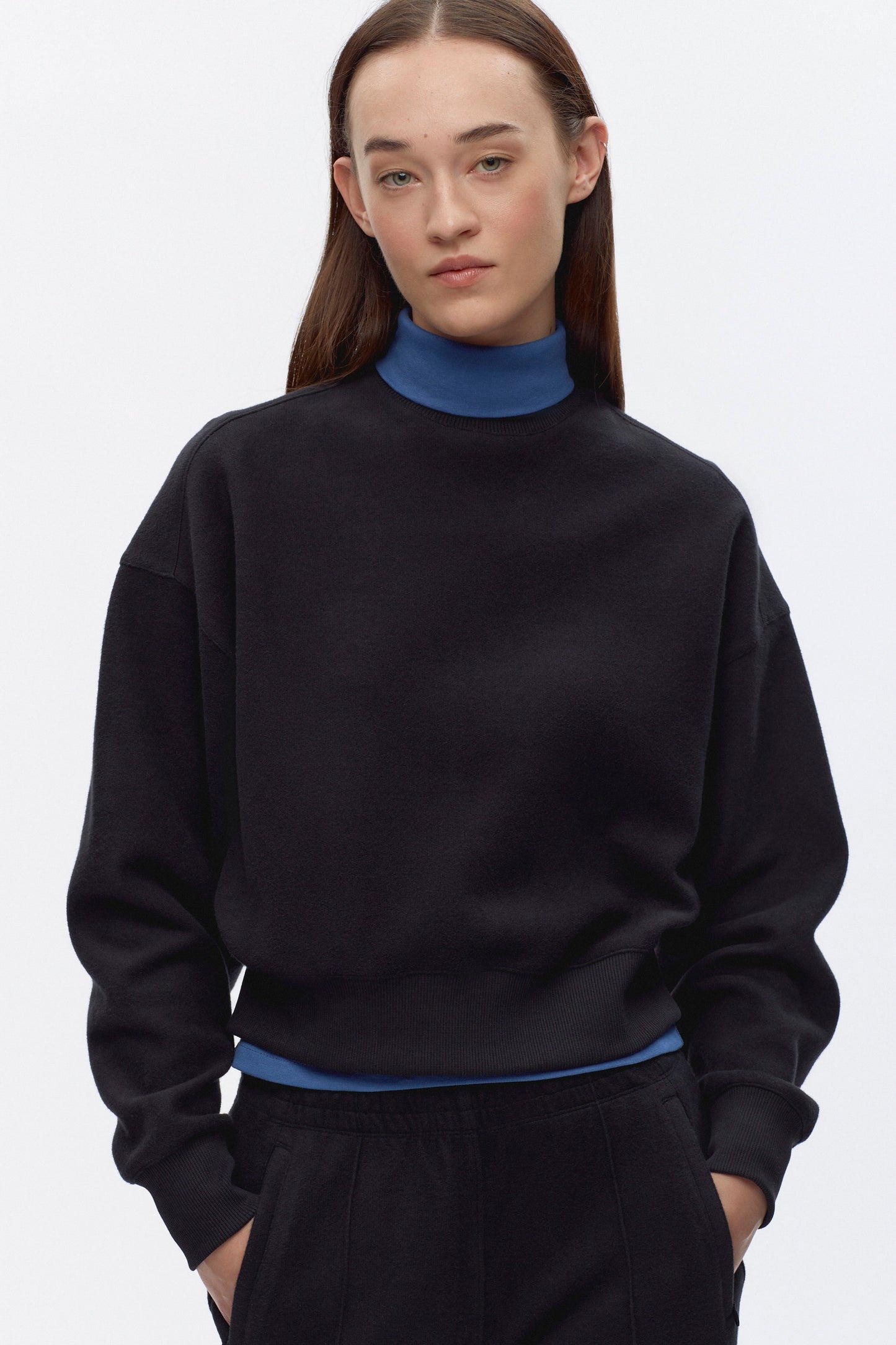 Women's Cozy Crewneck in Black