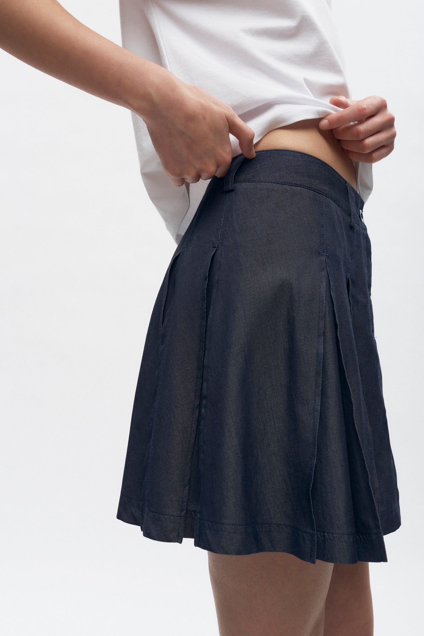Women's Dendera Denim Pleated Mini in Raw