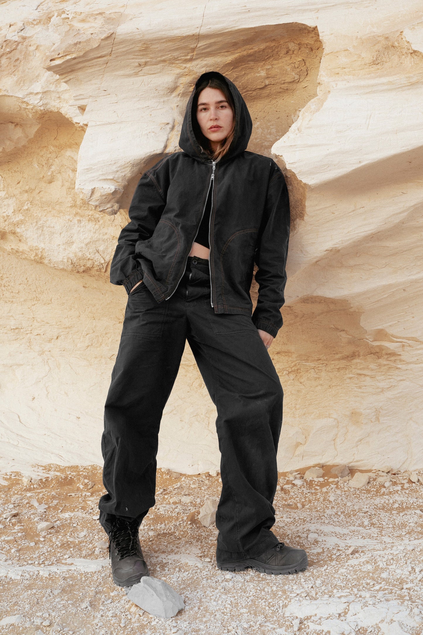 Women's Tefnut Cargo Pants in Black