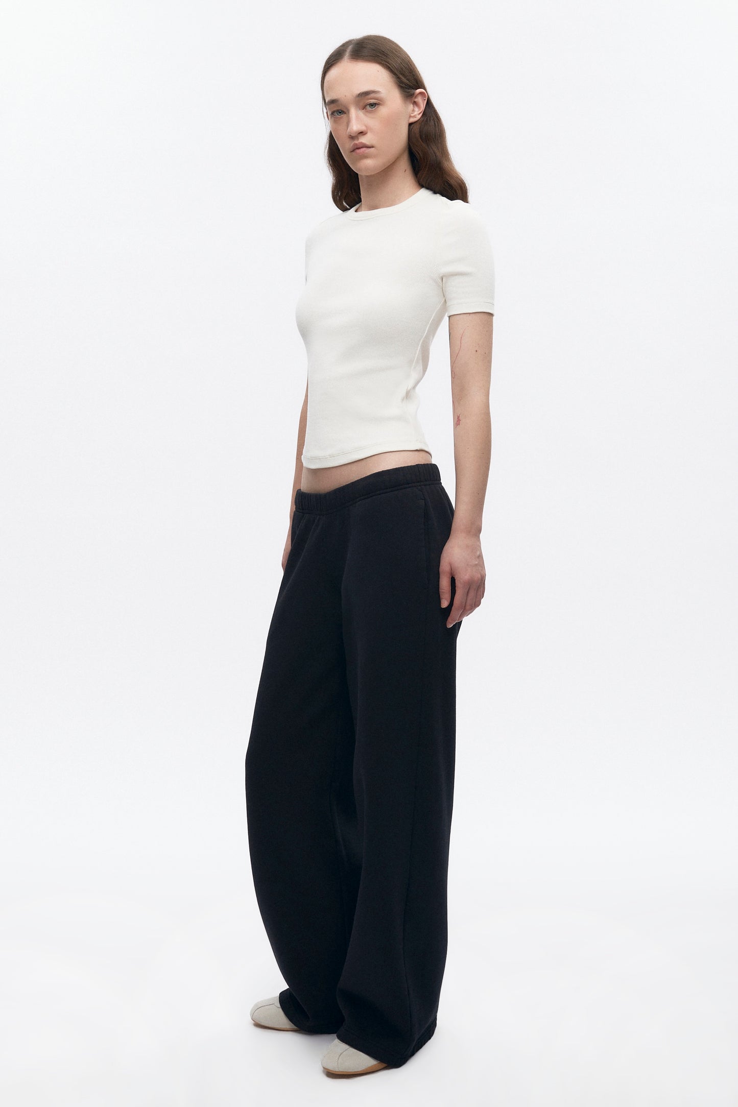 Women's Essential Straight Sweatpant in Black