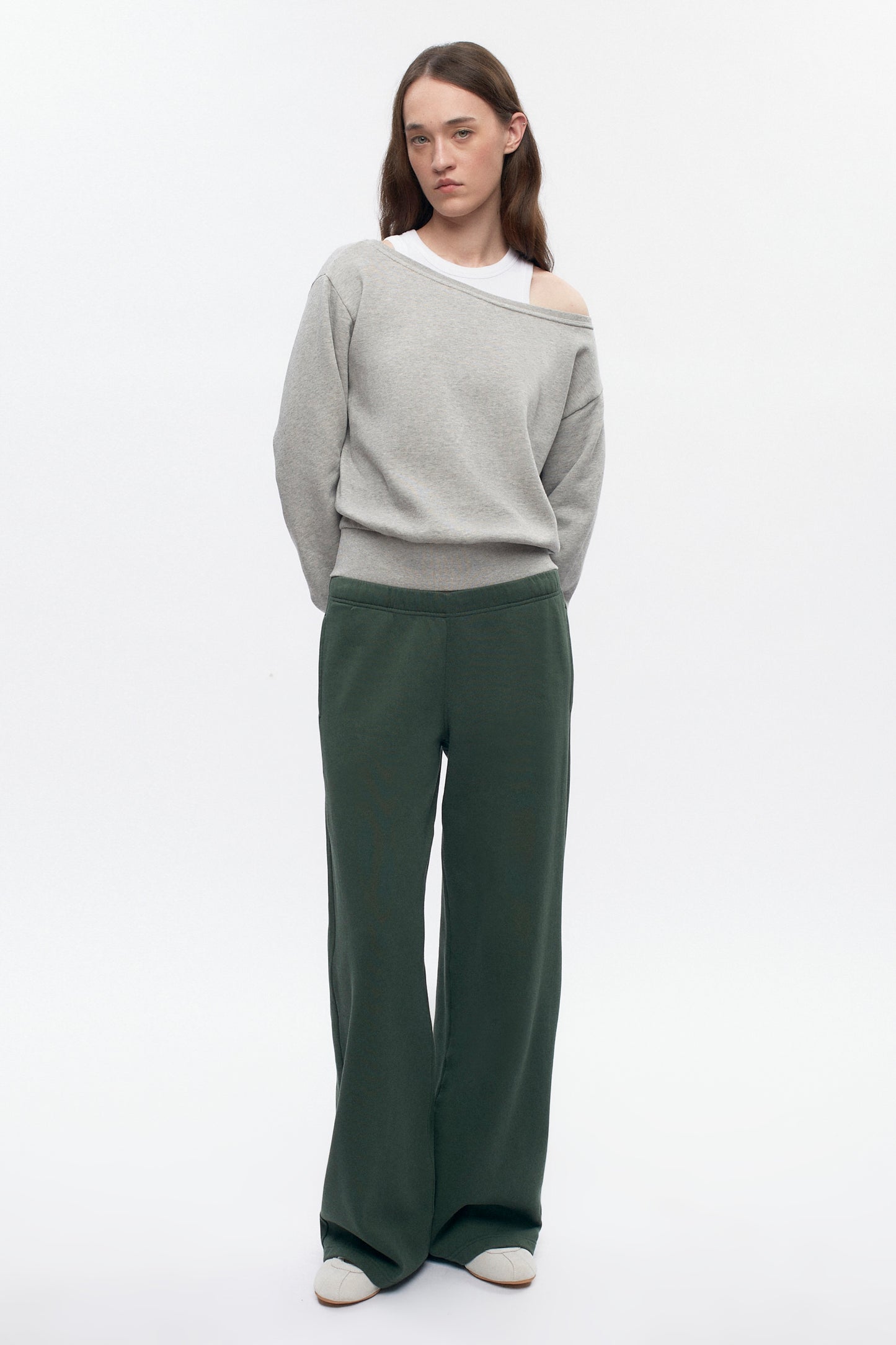 Women's Essential Straight Sweatpant in Bottle Green