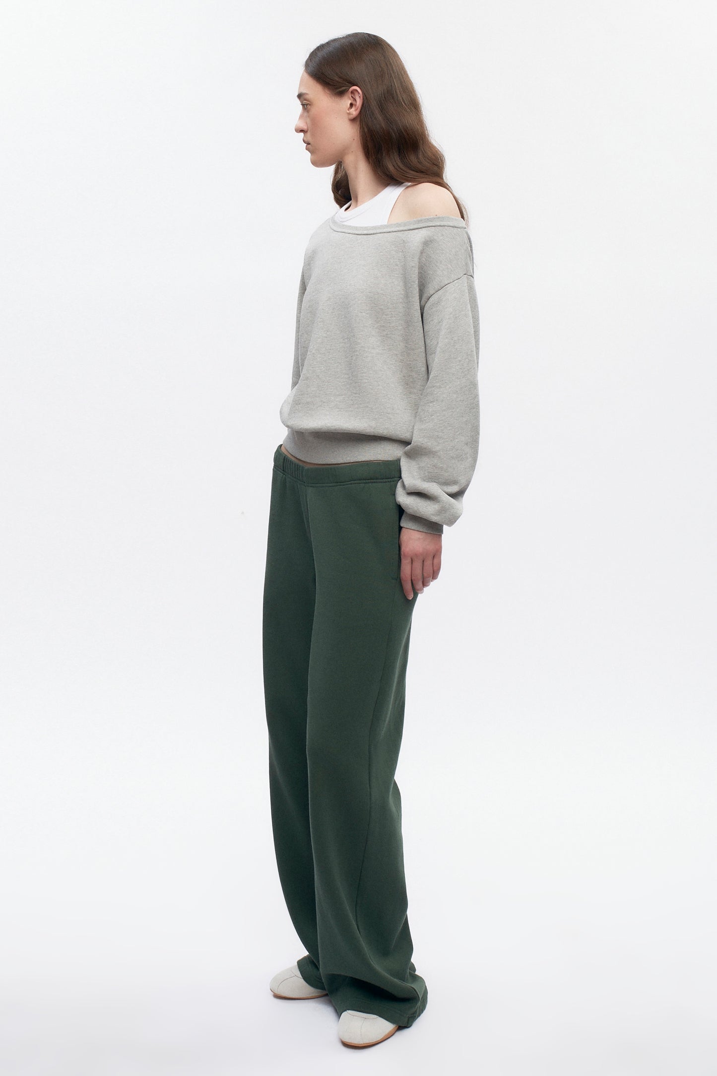 Women's Essential Straight Sweatpant in Bottle Green