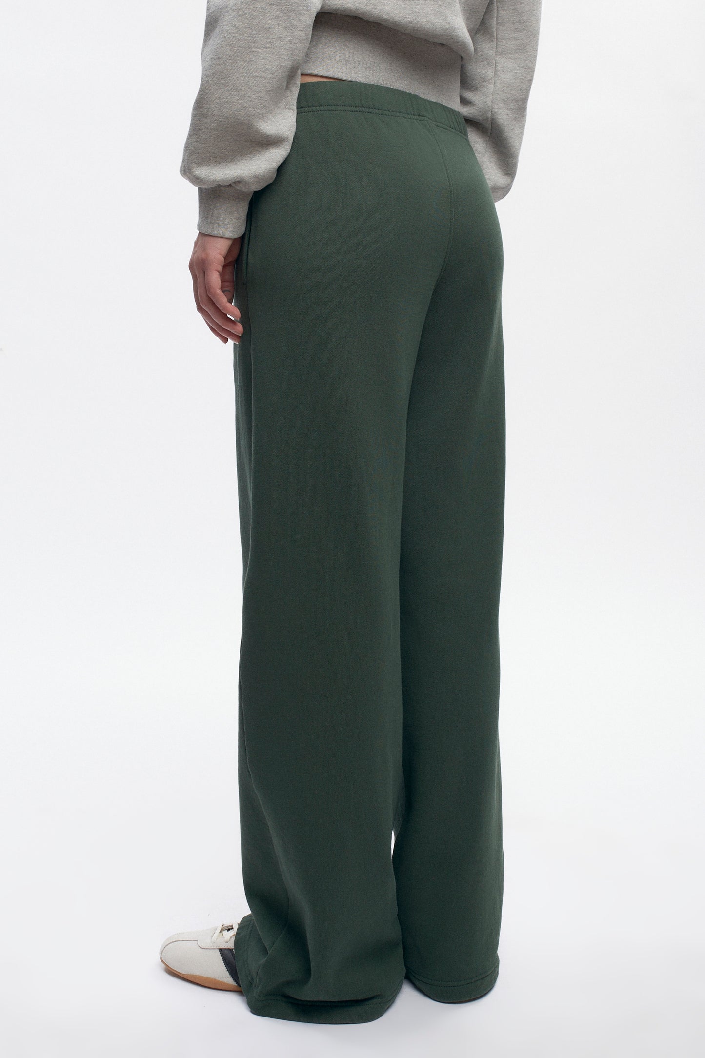 Women's Essential Straight Sweatpant in Bottle Green