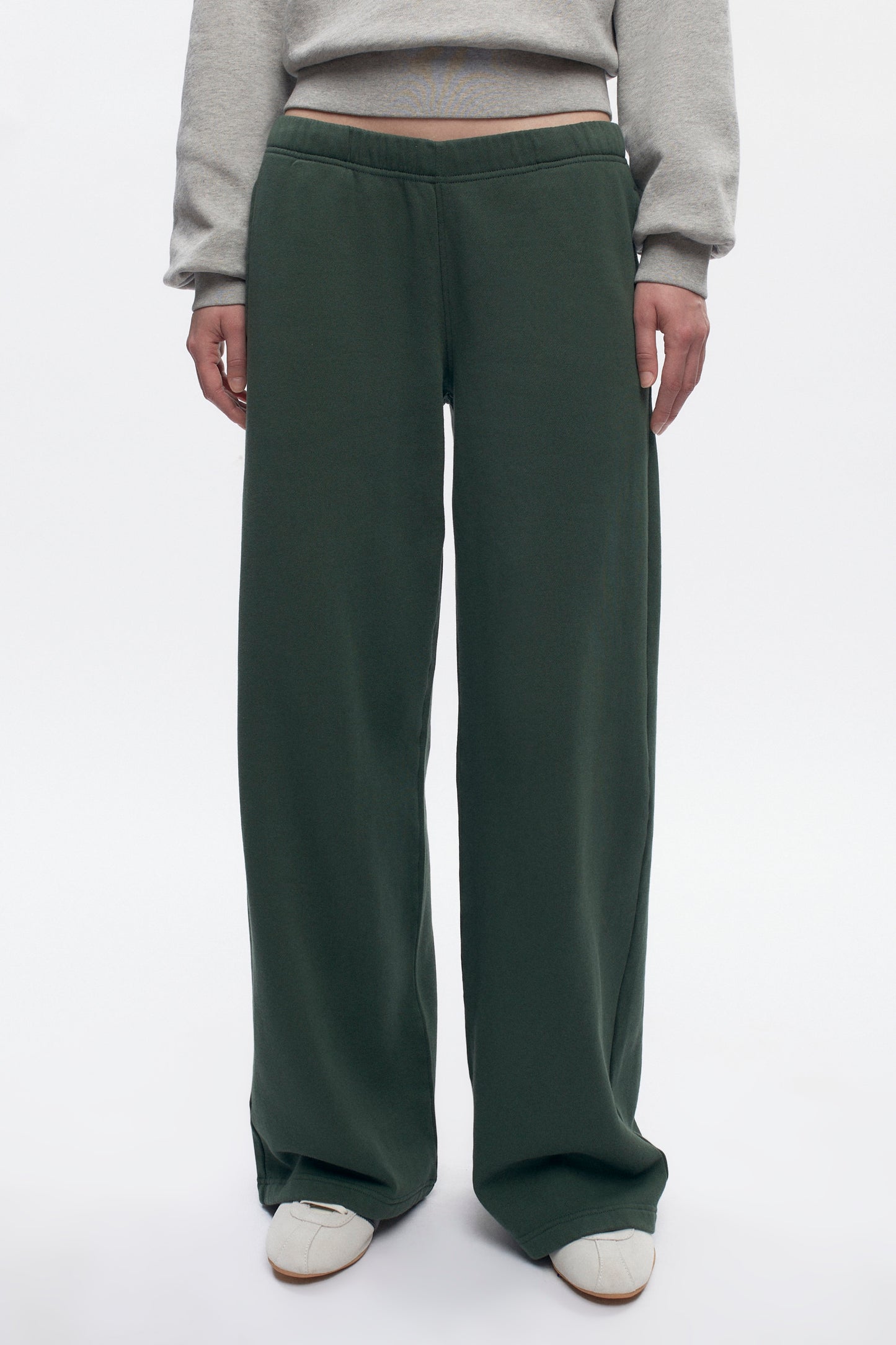 Women's Essential Straight Sweatpant in Bottle Green