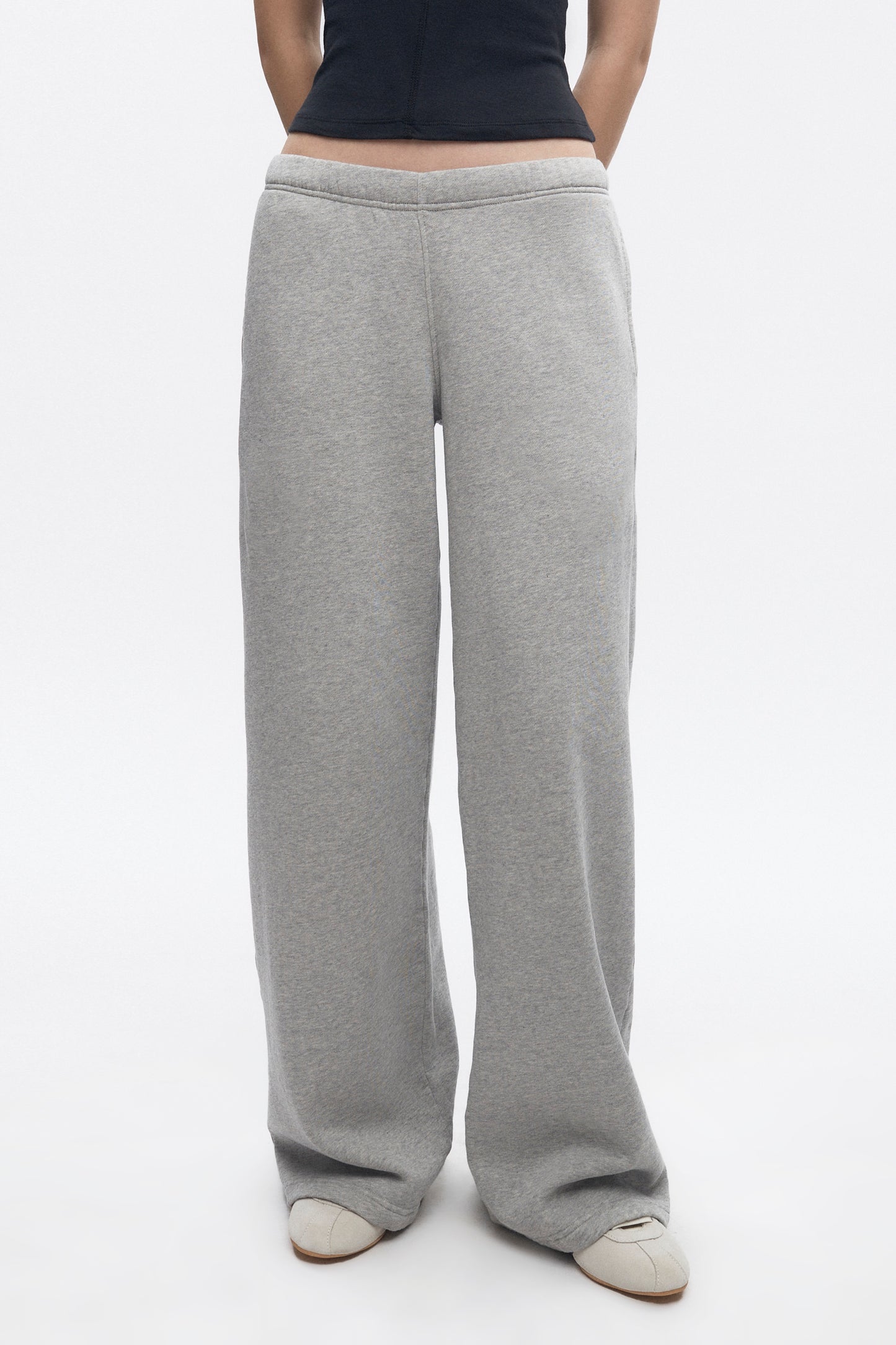 Women's Essential Straight Sweatpant in Heather Grey