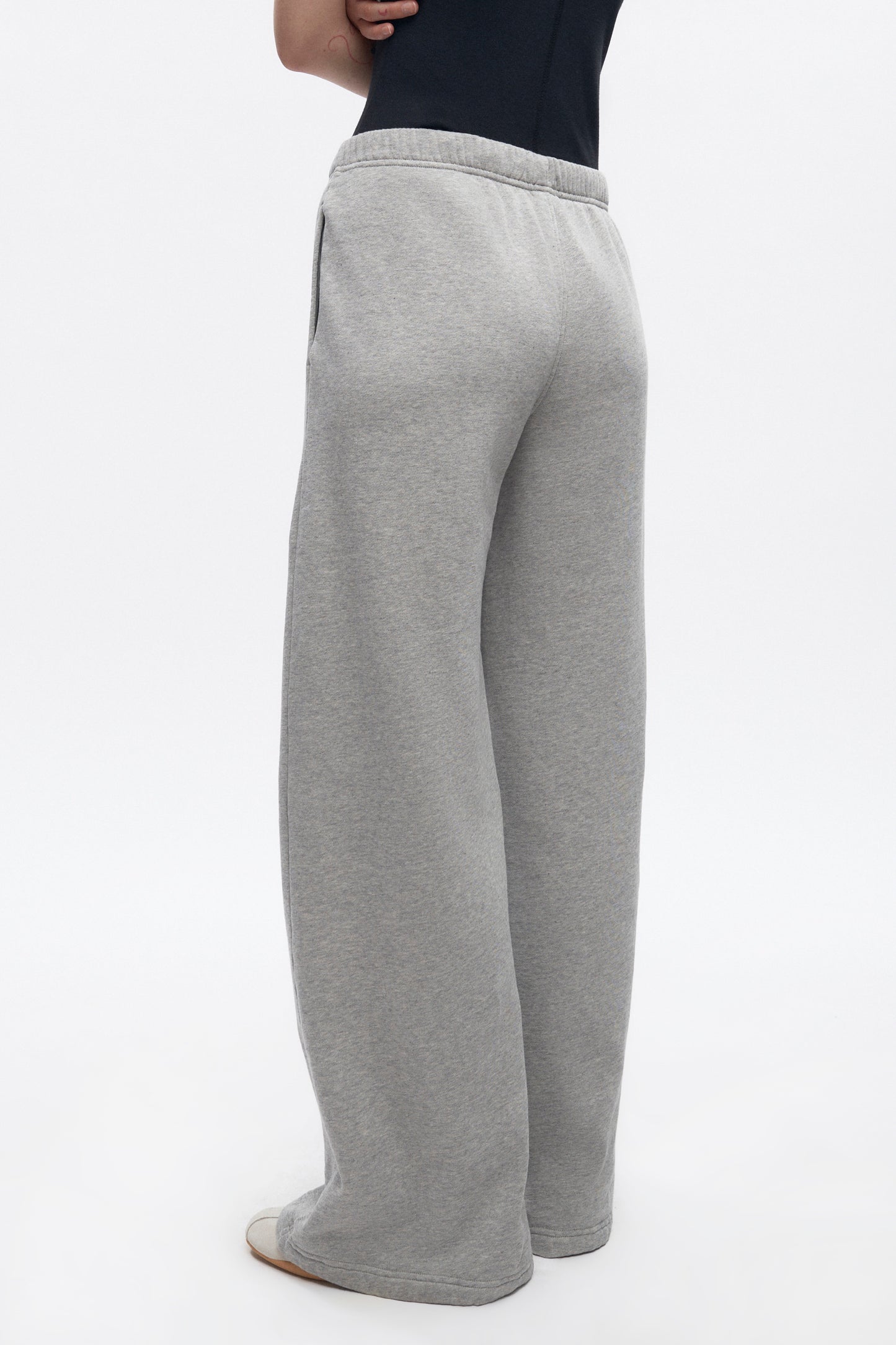 Women's Essential Straight Sweatpant in Heather Grey