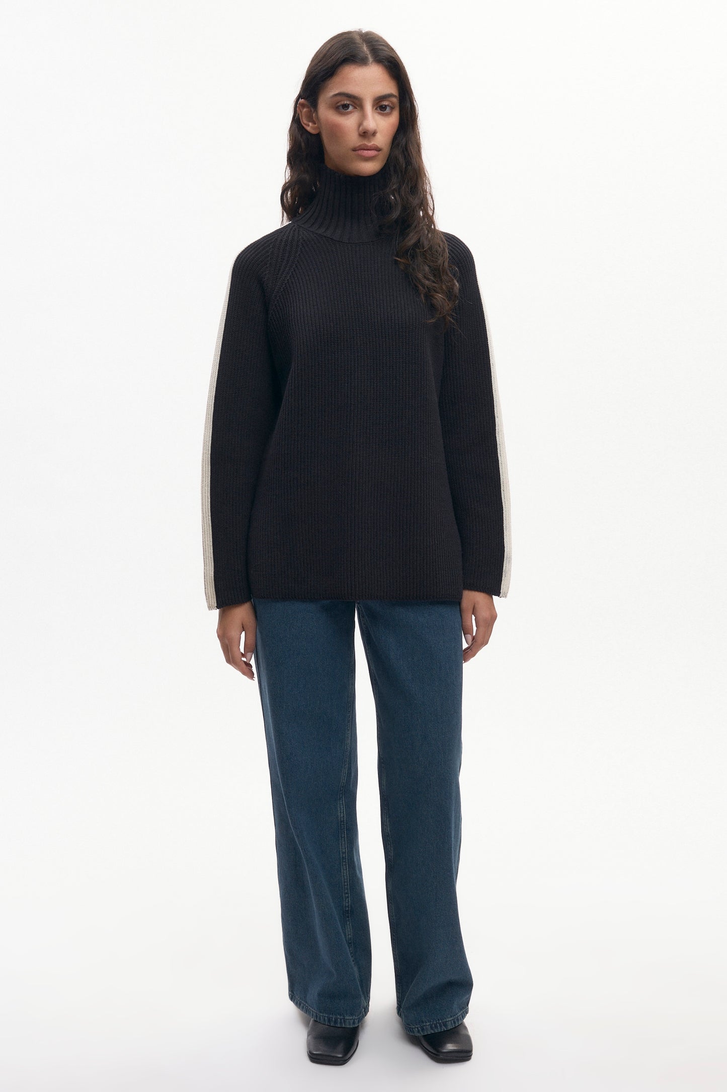 Women's Farah Turtleneck in Black/Marshmallow
