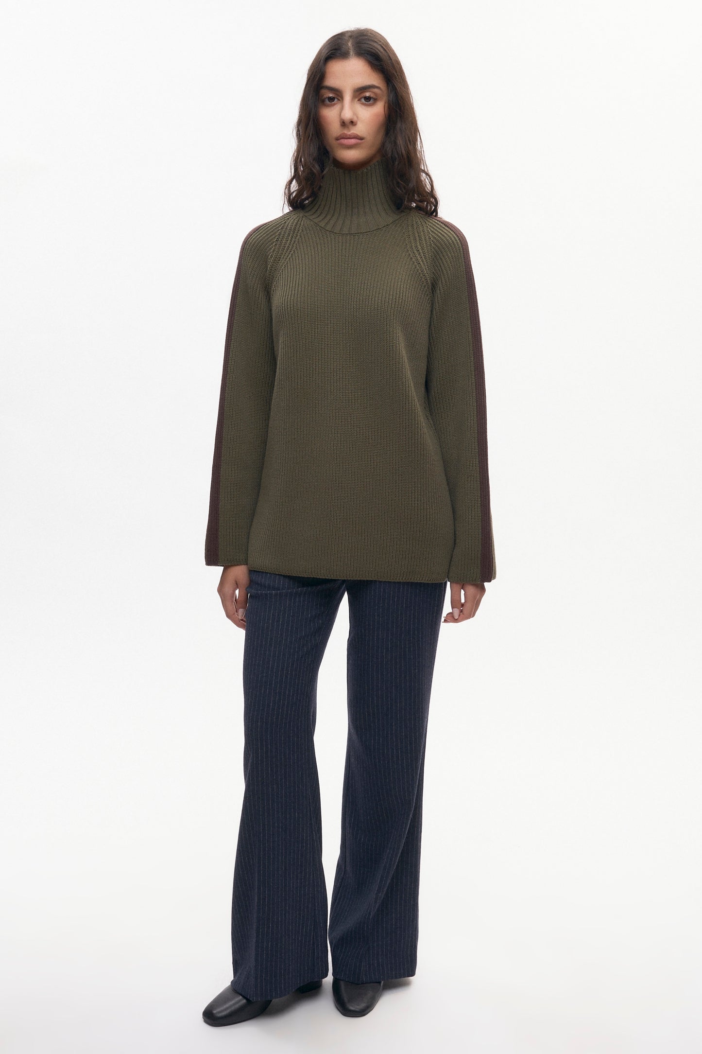 Women's Farah Turtleneck in Olive/Coffee Bean