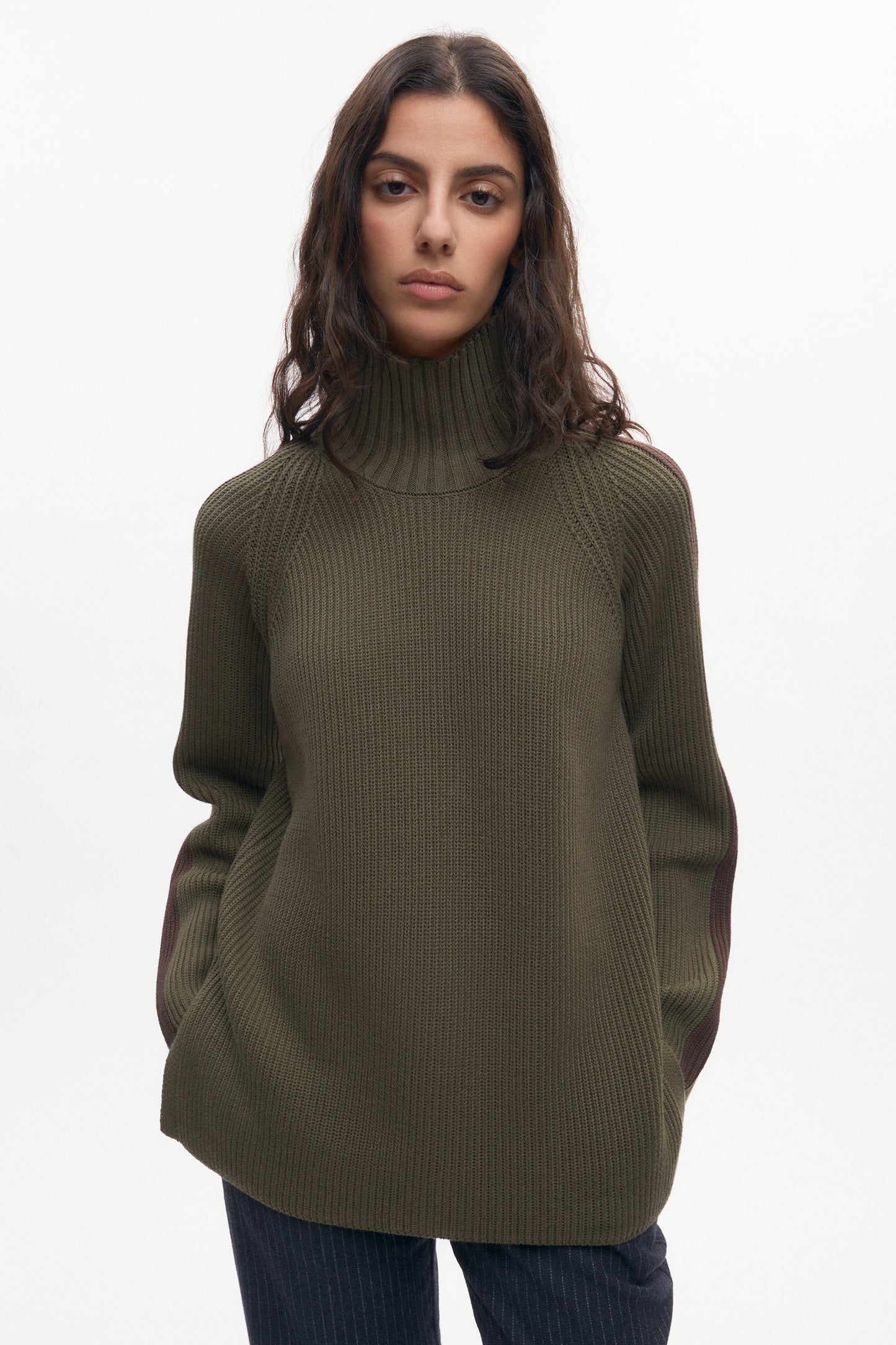 Women's Farah Turtleneck in Olive/Coffee Bean