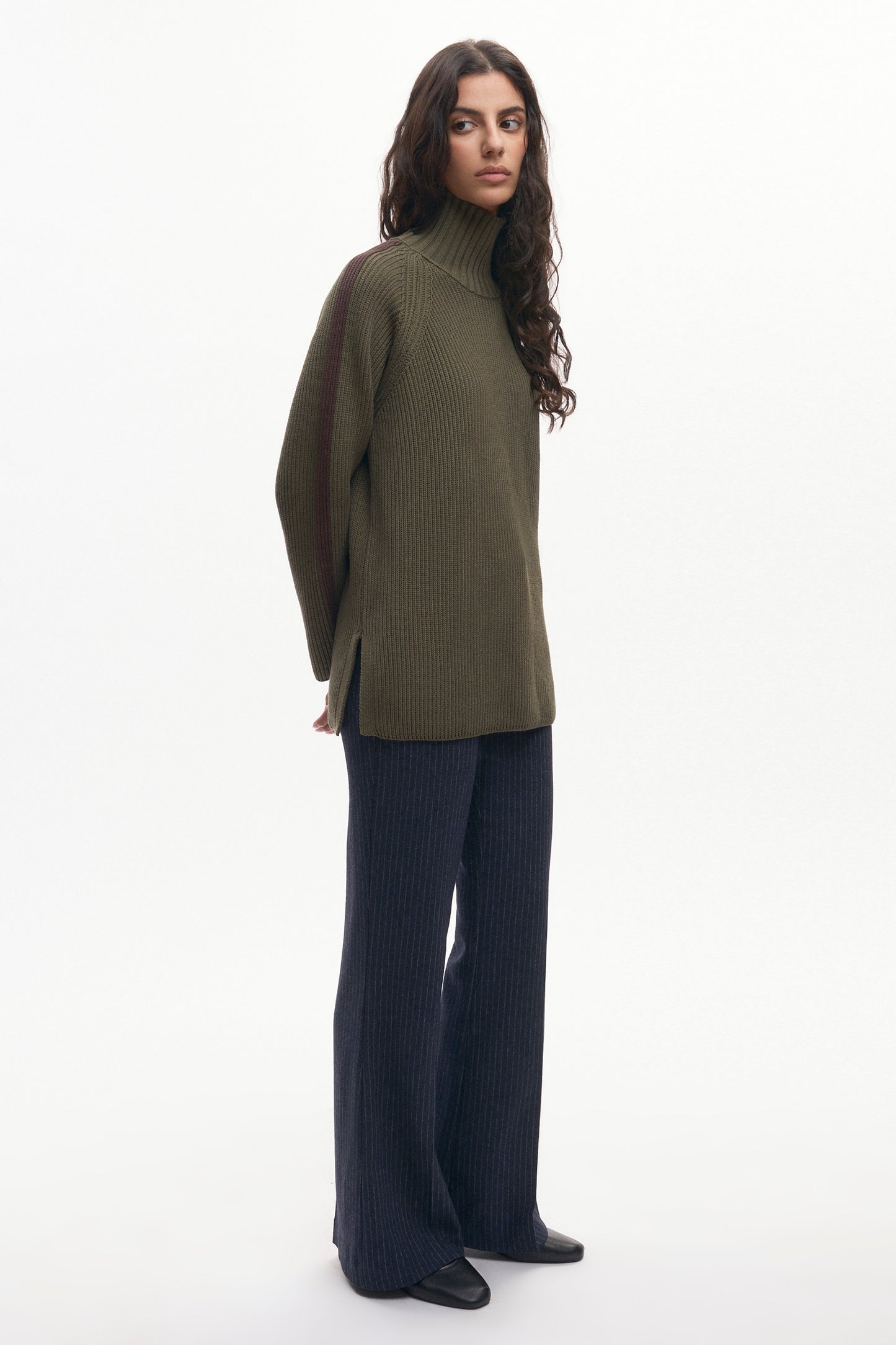 Women's Farah Turtleneck in Olive/Coffee Bean