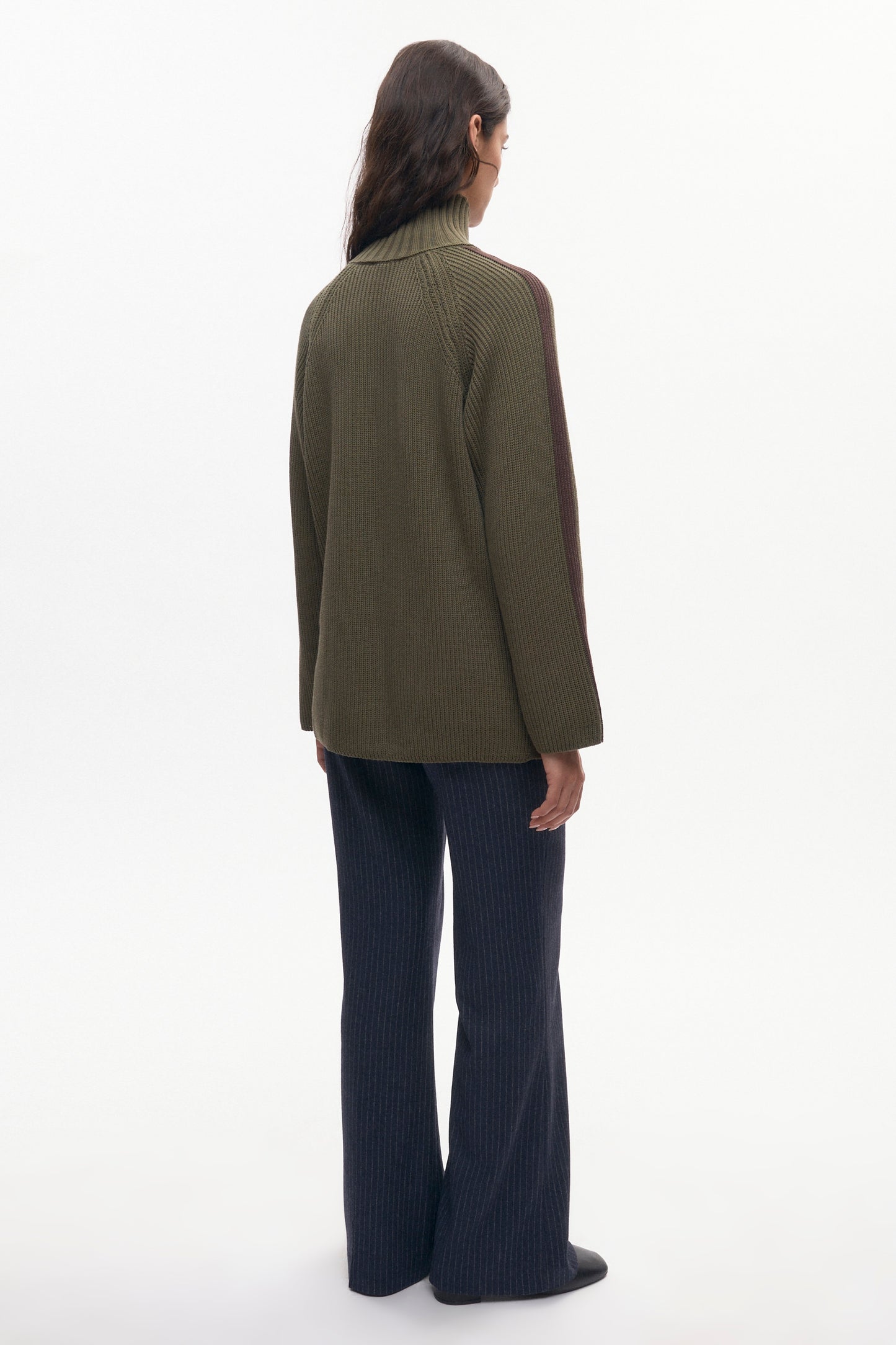 Women's Farah Turtleneck in Olive/Coffee Bean