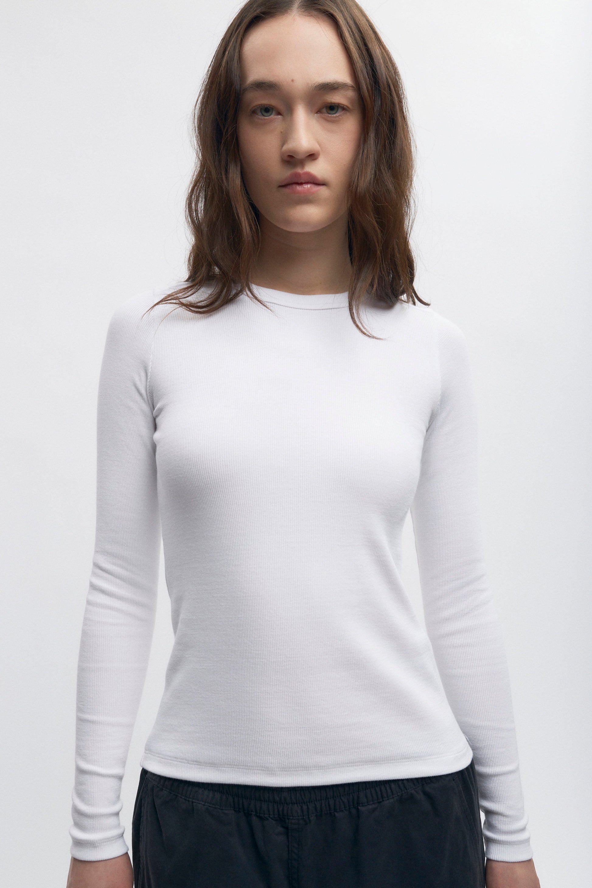 Elizabeth is 5’11" is a regular XS and is wearing a S.