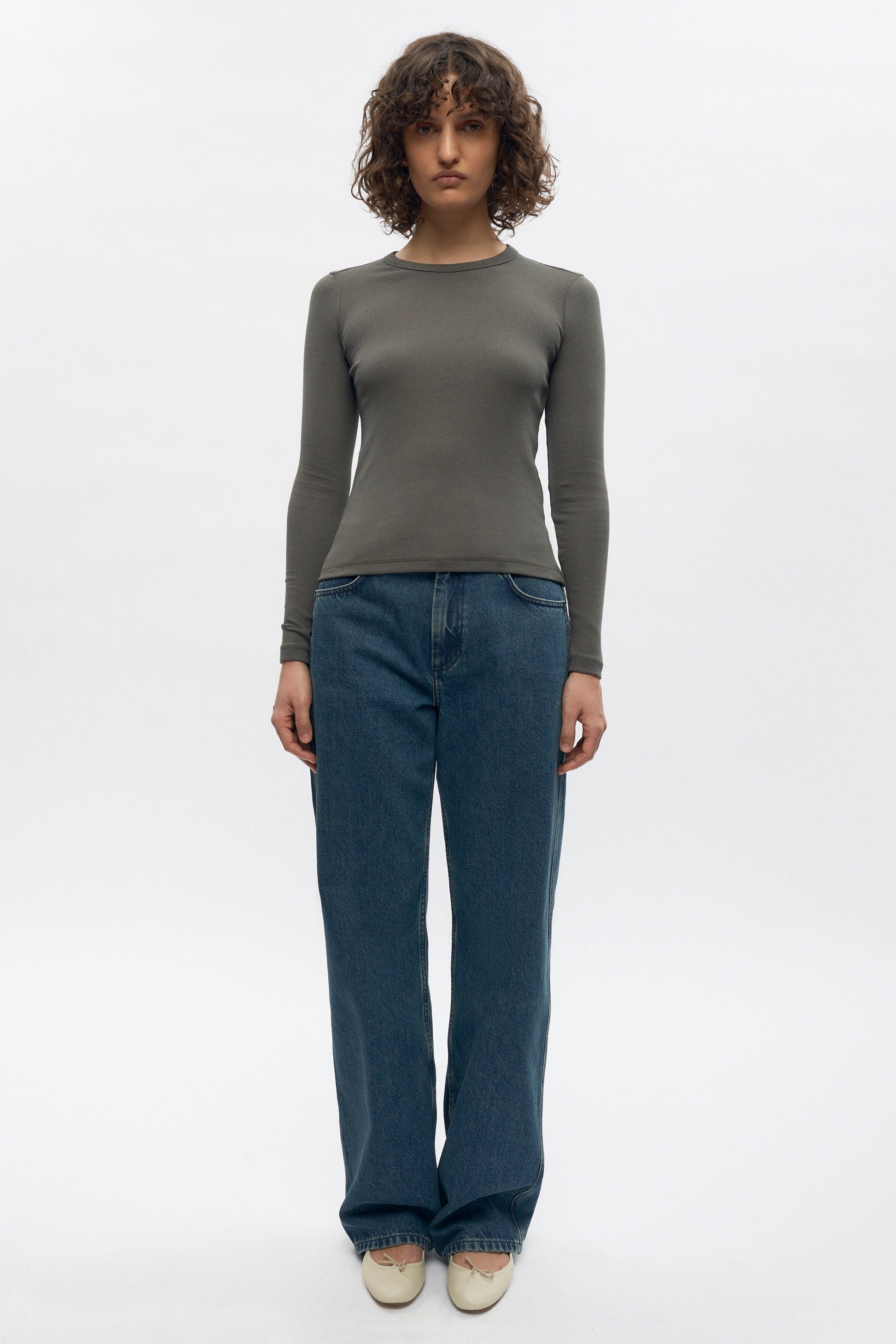 Francis is 5ft 9.5in, a regular size XS and wearing a S.