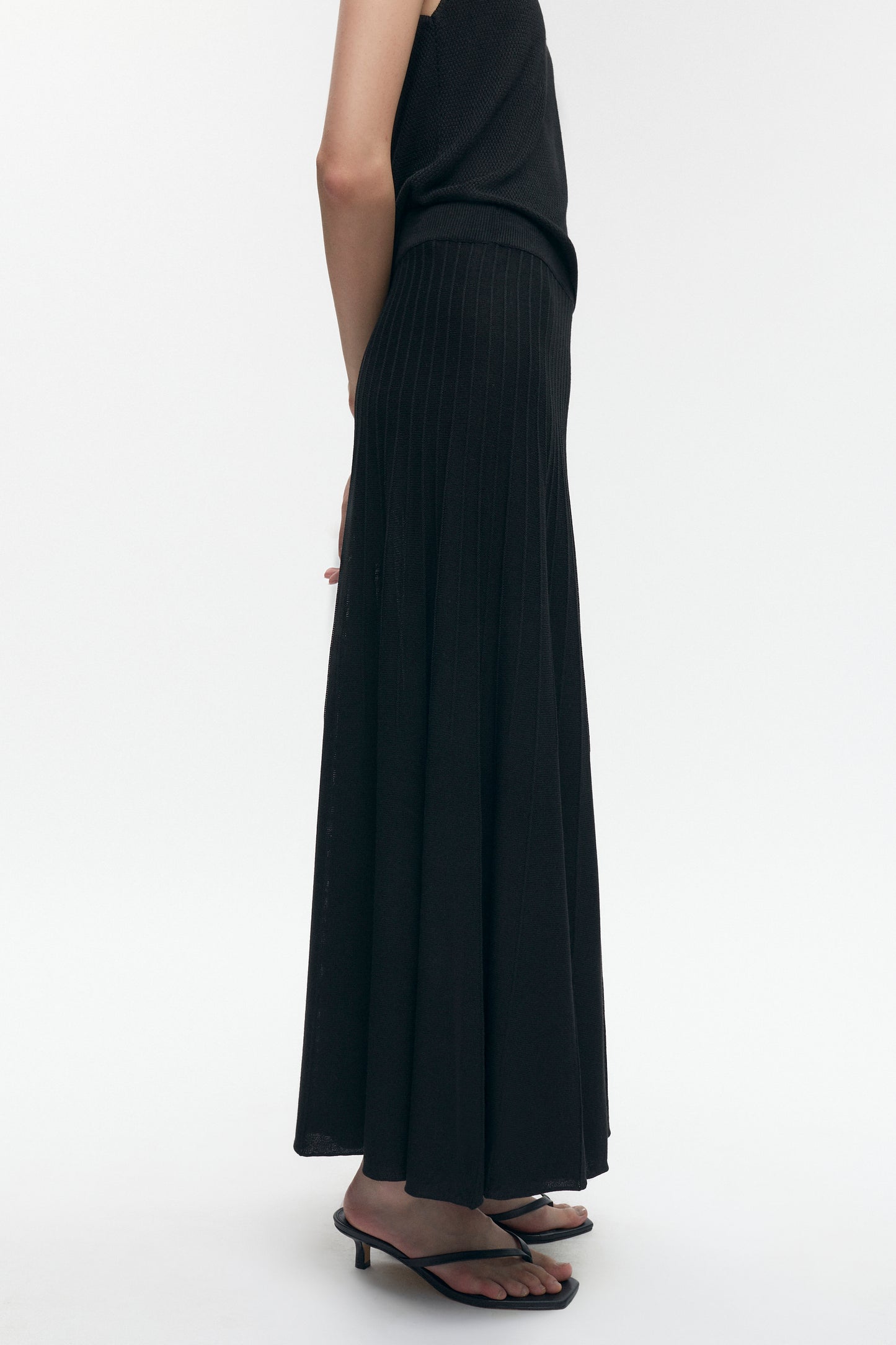 Women's Gezira Knit Skirt in Black
