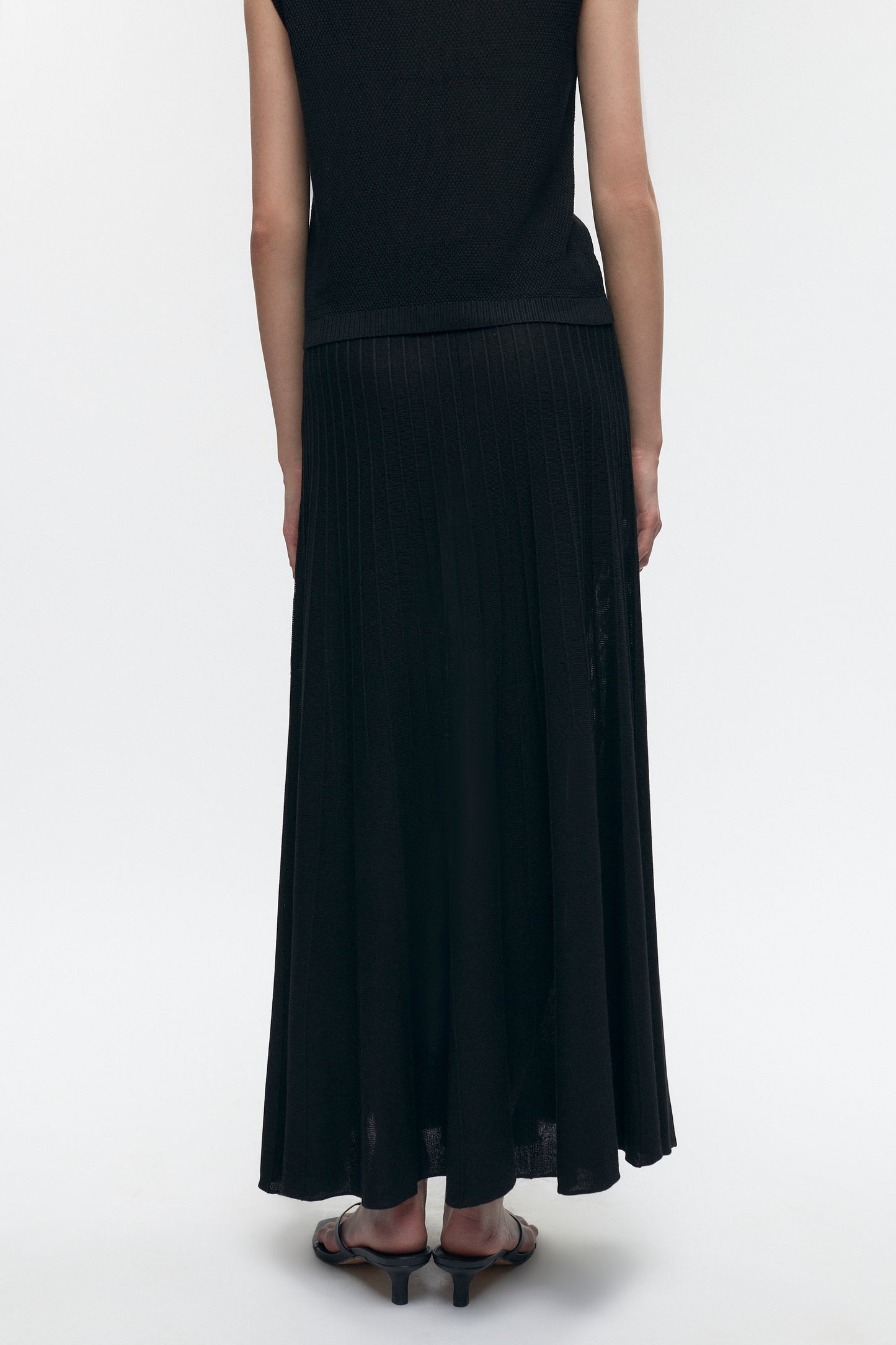 Women's Gezira Knit Skirt in Black