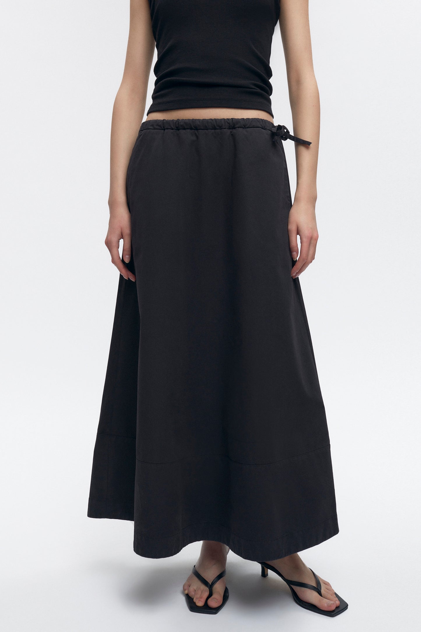 Women's Merire Pull on Skirt in Black