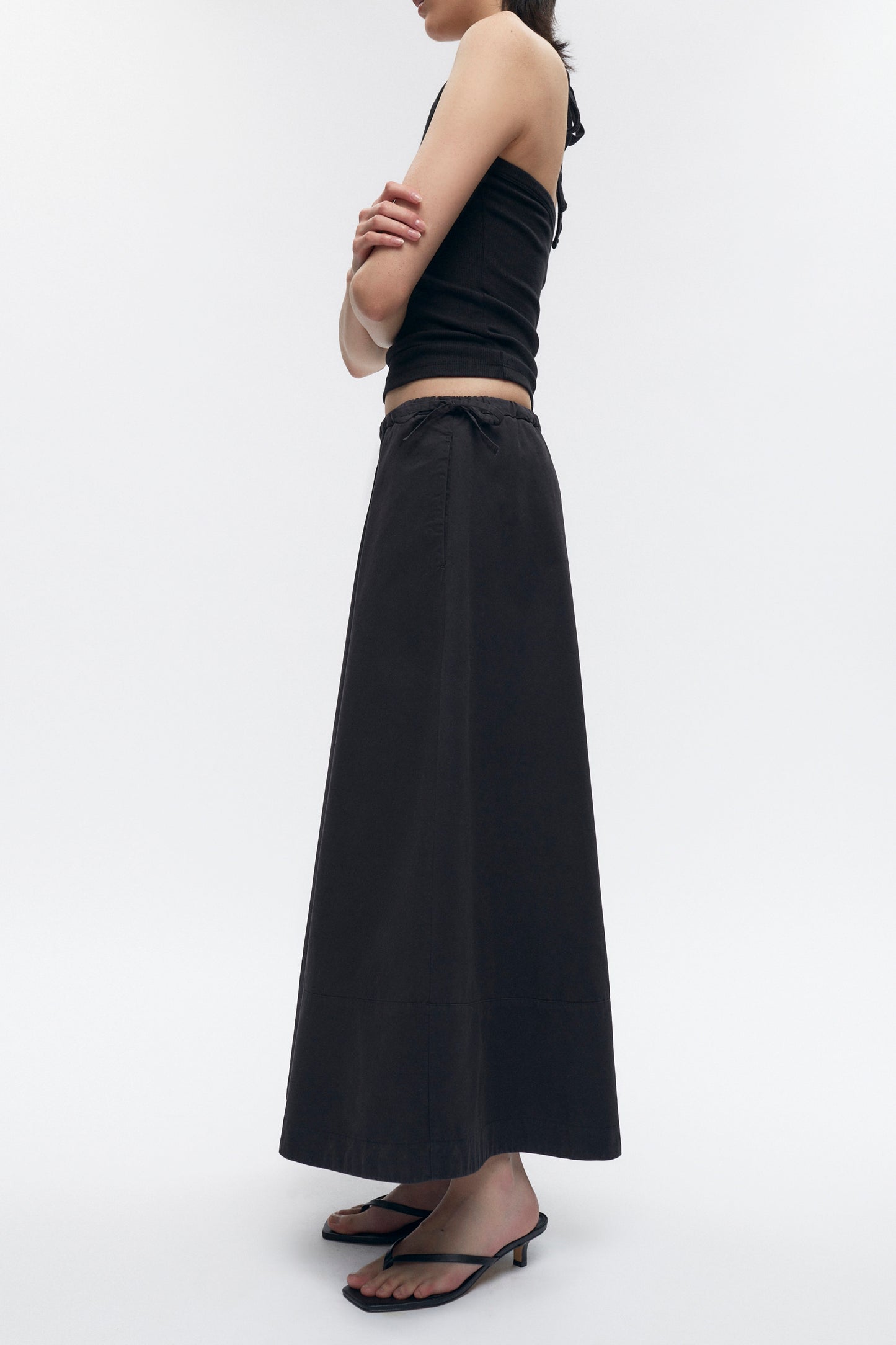 Women's Merire Pull on Skirt in Black