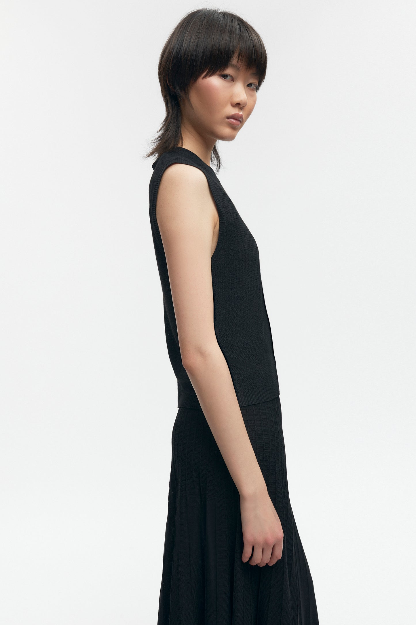 Women's Mesh Sleeveless Tee in Black