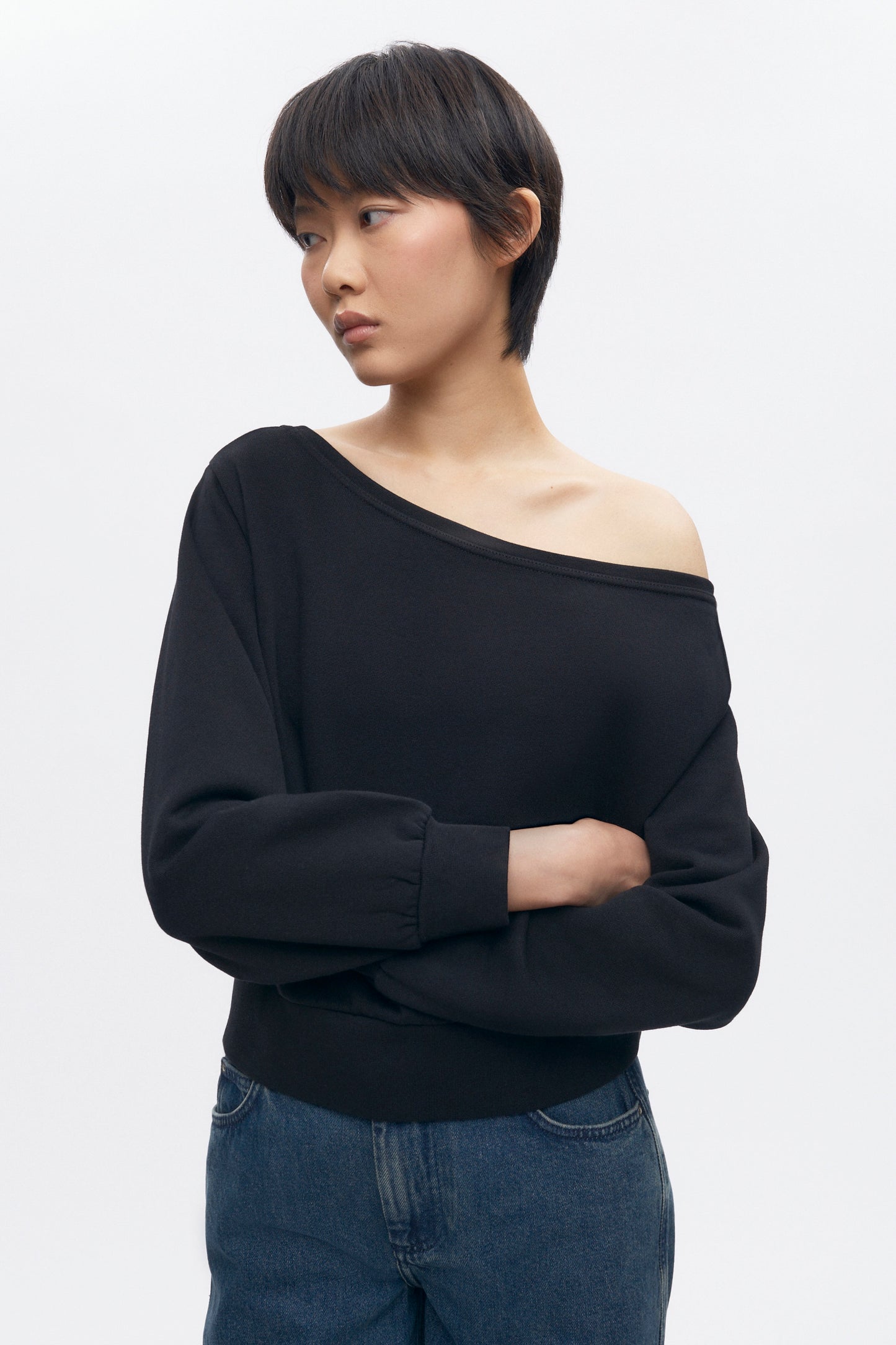 Women's Off Shoulder Sweatshirt in Black