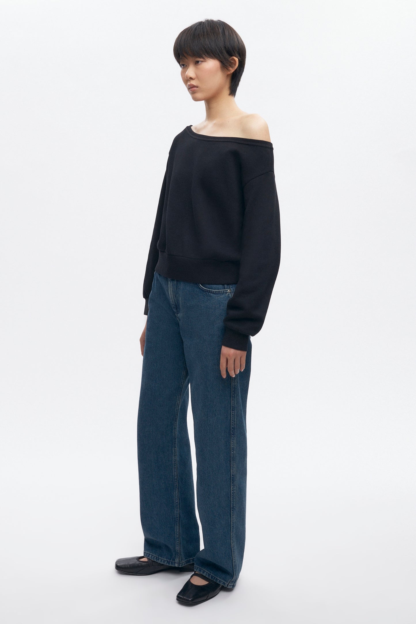 Women's Off Shoulder Sweatshirt in Black