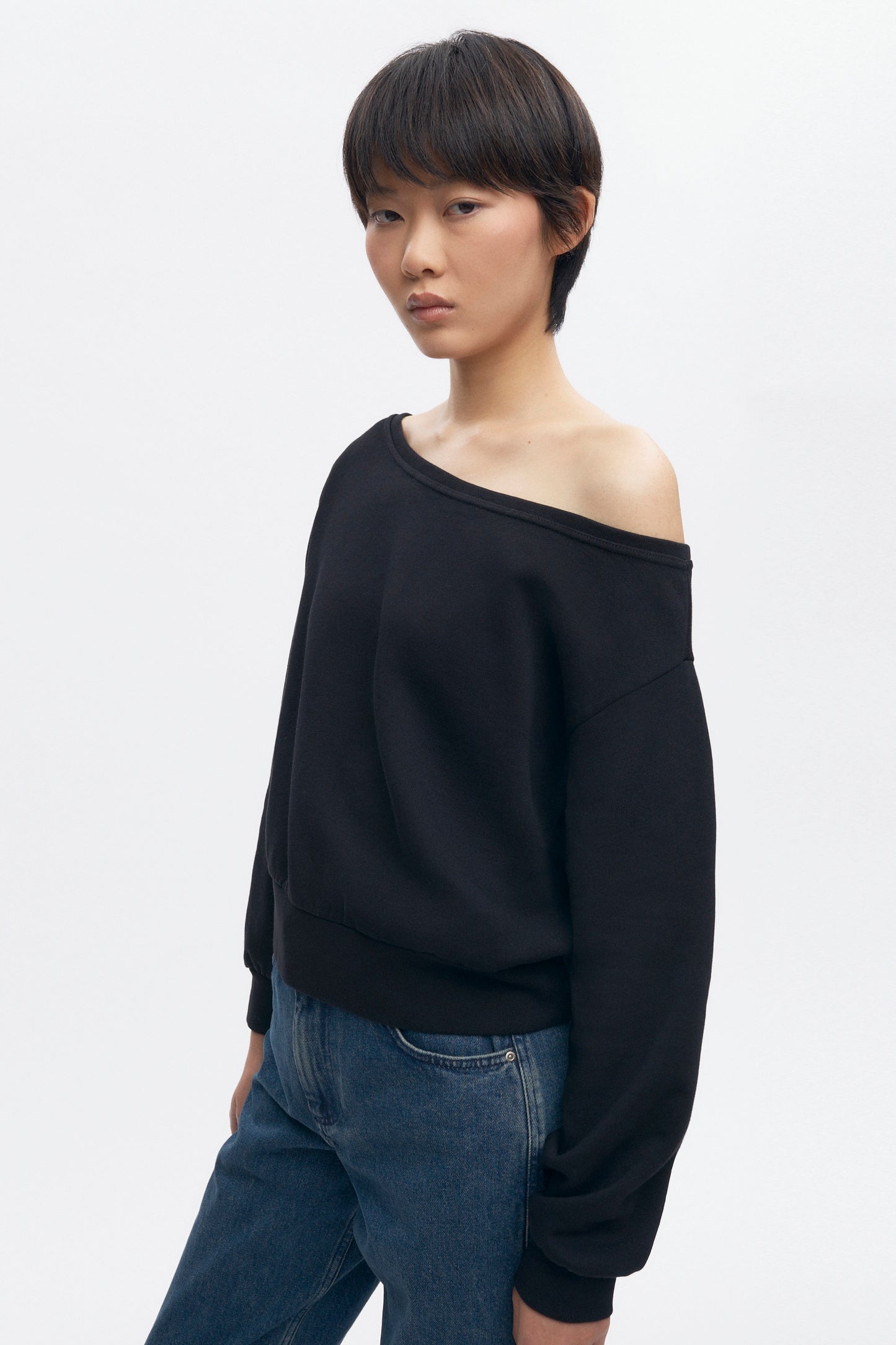 Women's Off Shoulder Sweatshirt in Black