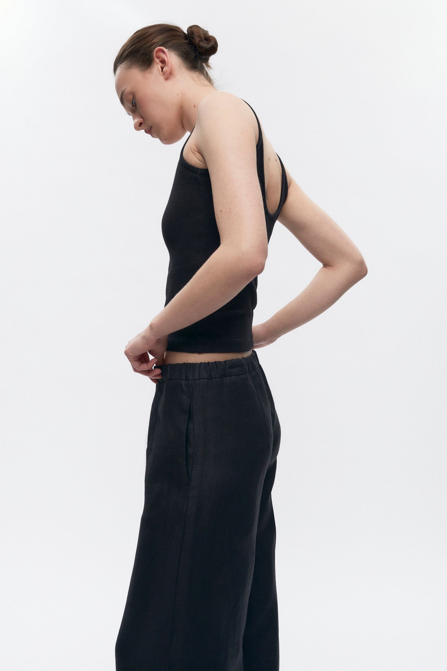 Women's Persea Linen Pull On Pants in Black