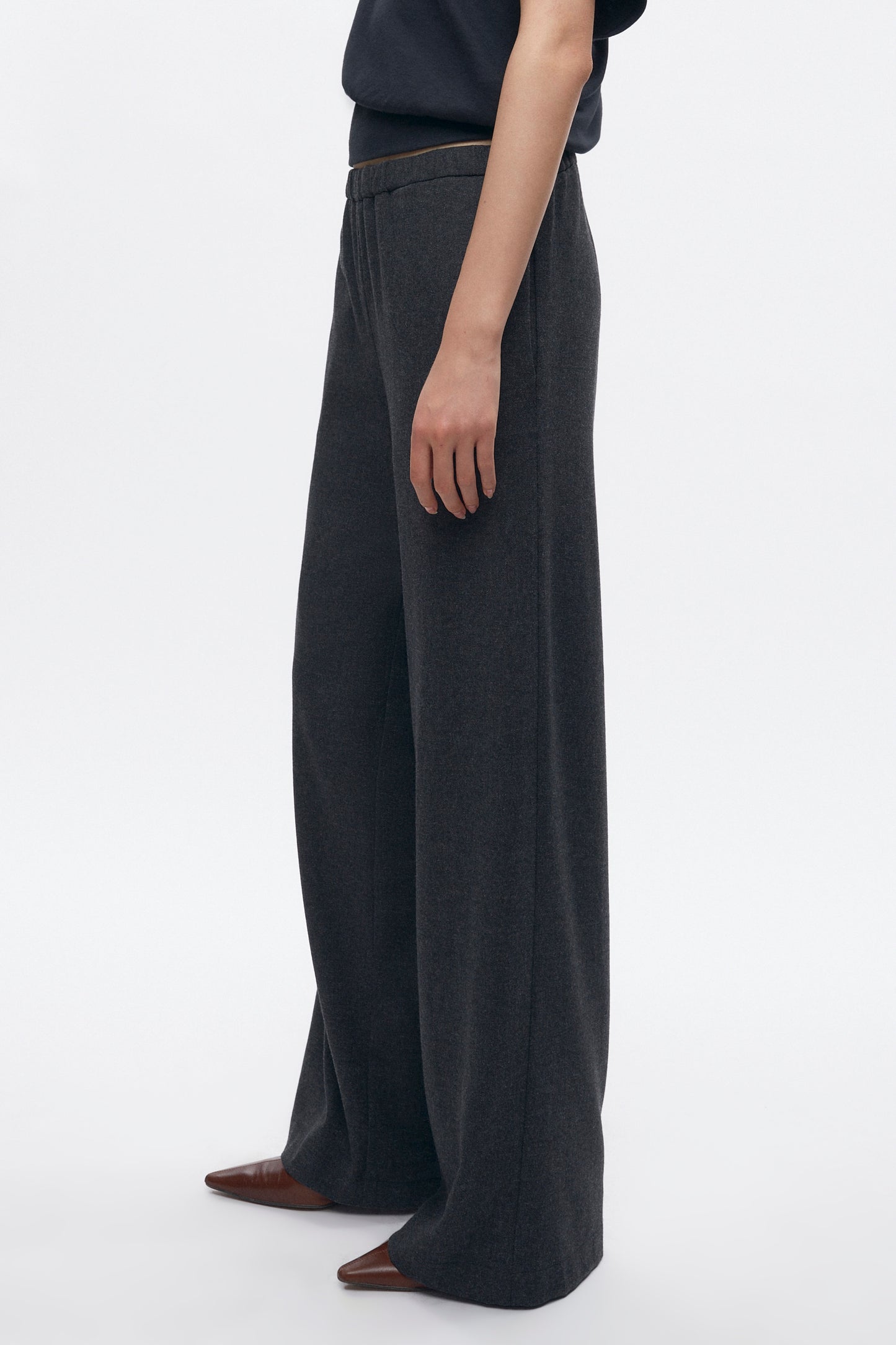 Women's Wool Pull on Pant in Charcoal