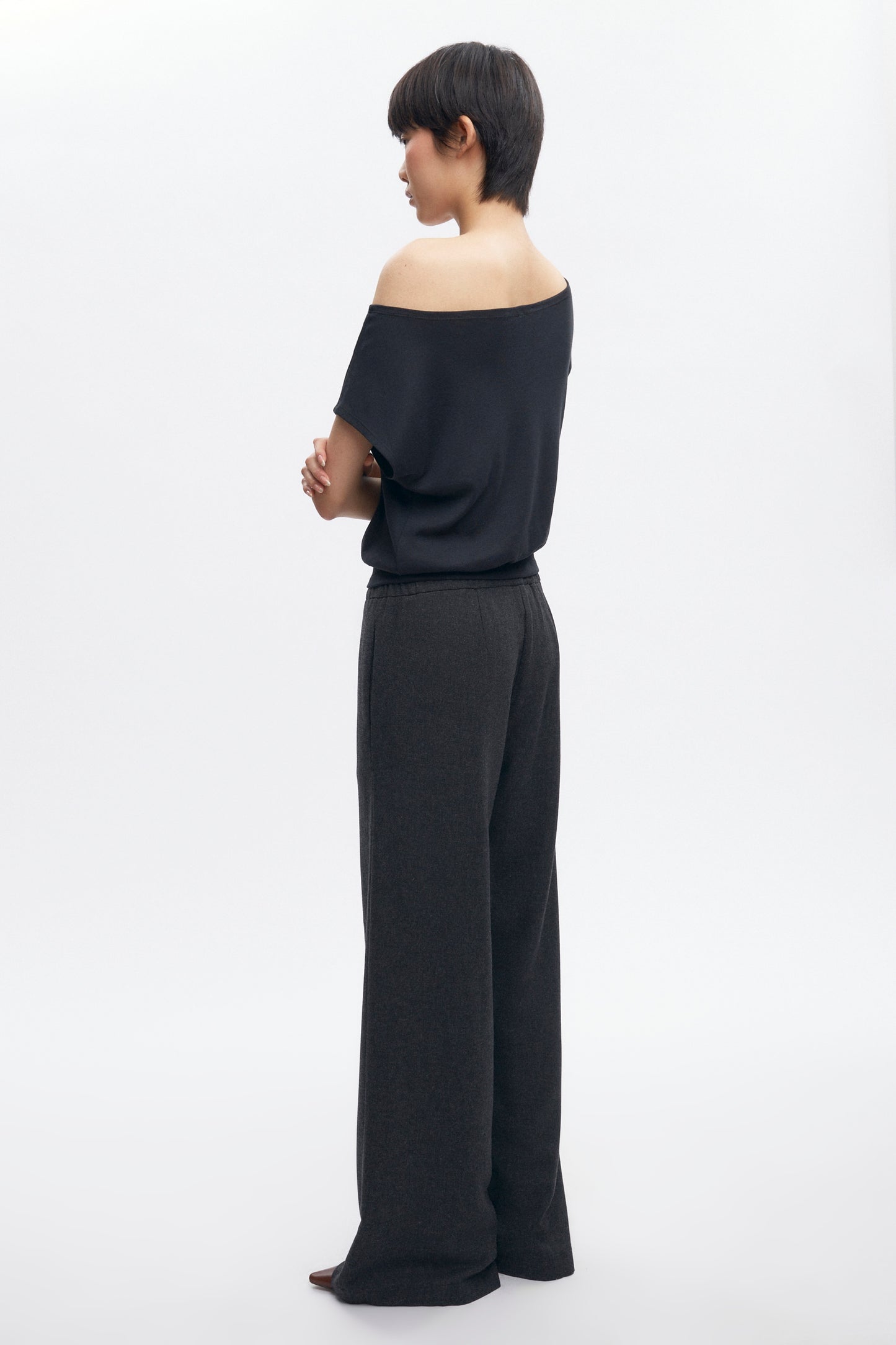 Women's Wool Pull on Pant in Charcoal